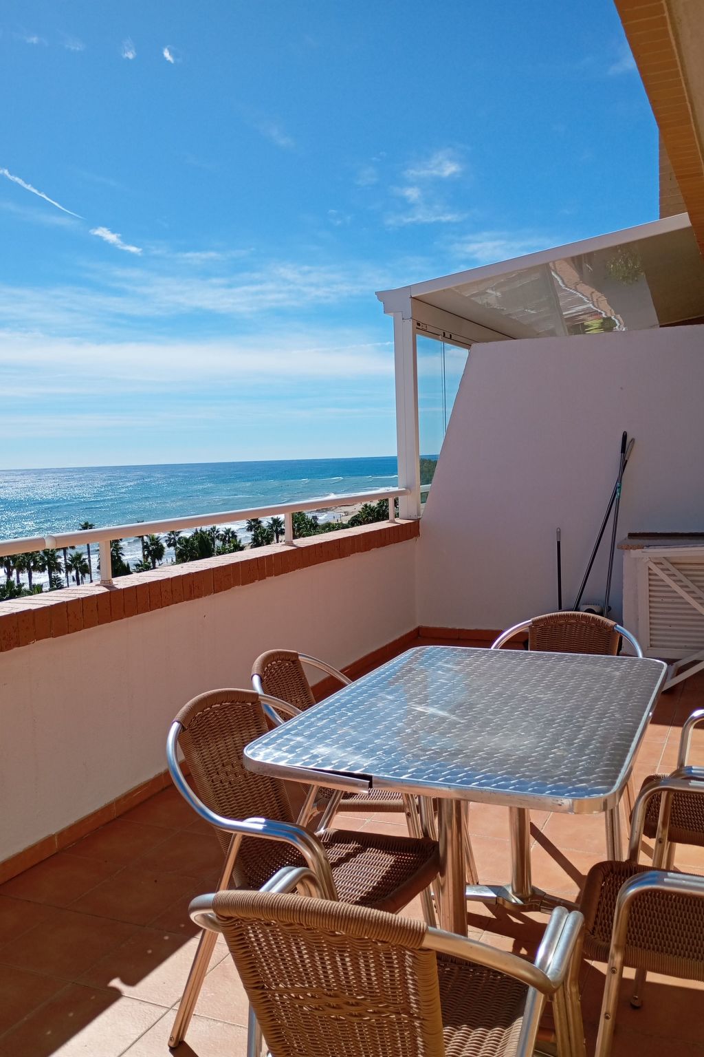 Drei-Schlafzimmer-Wohnung mit Blick auf das Meer - Image-tags.info