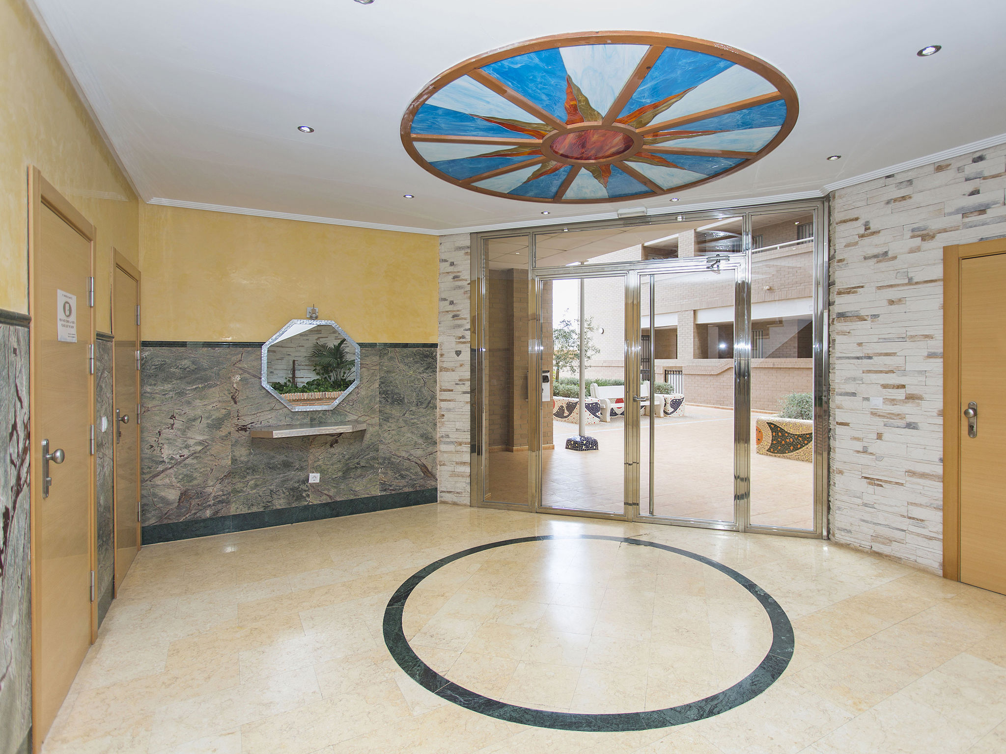 Jardines del Mar III-Inside