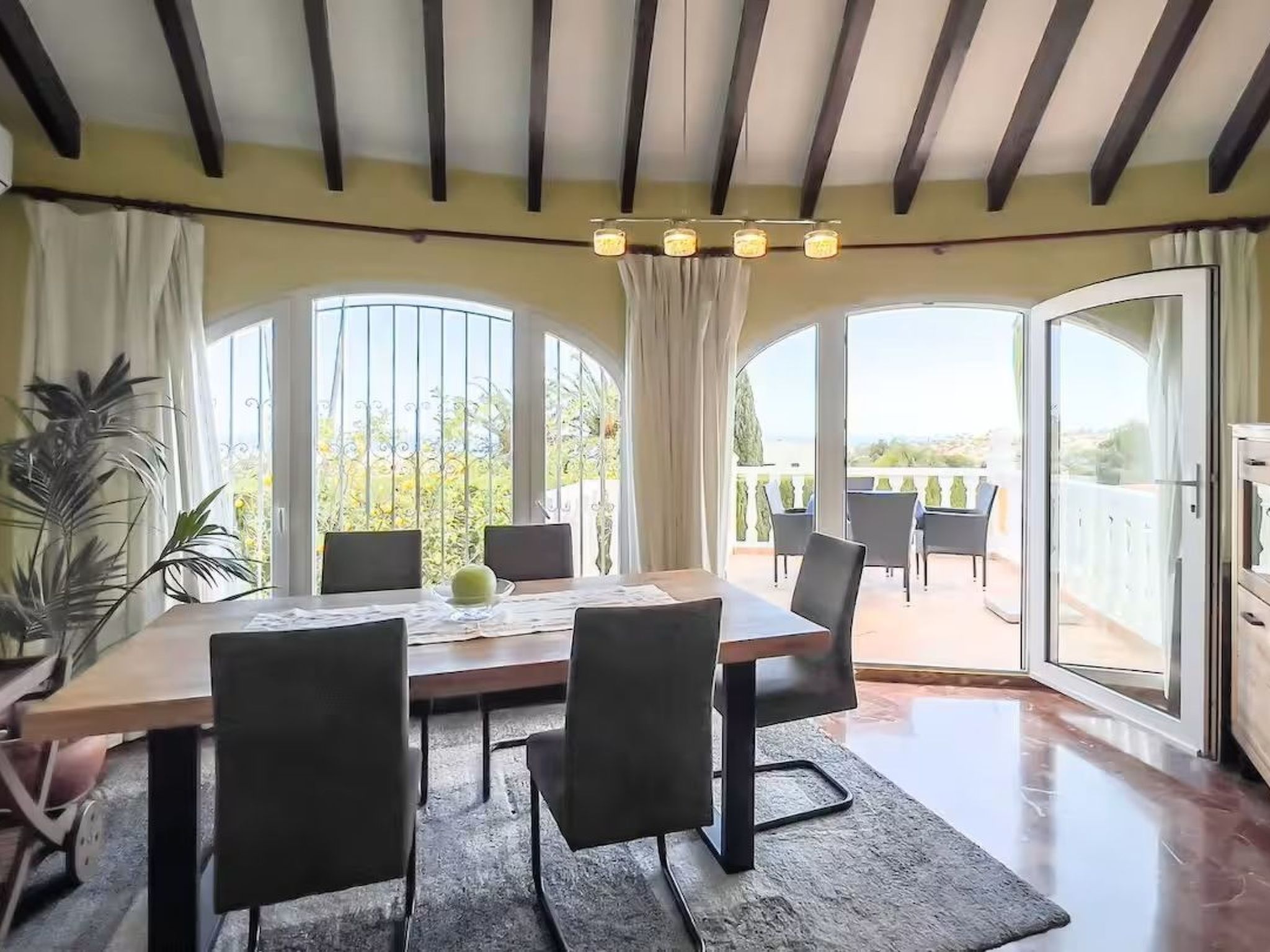 Bezaubernde Villa-Binnen