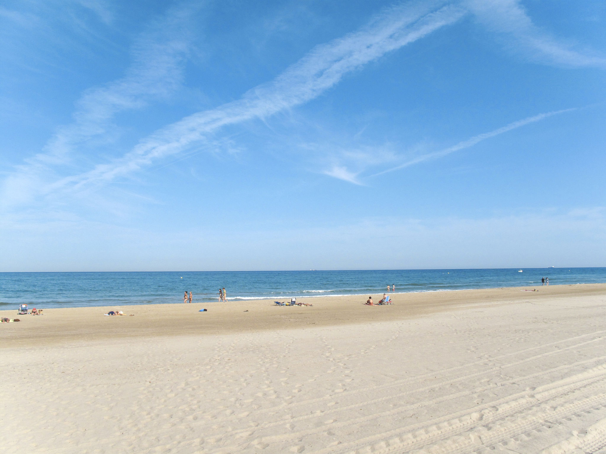 Luxuriöse Wohnung mit 1 Schlafzimmer, Balkon und Pool