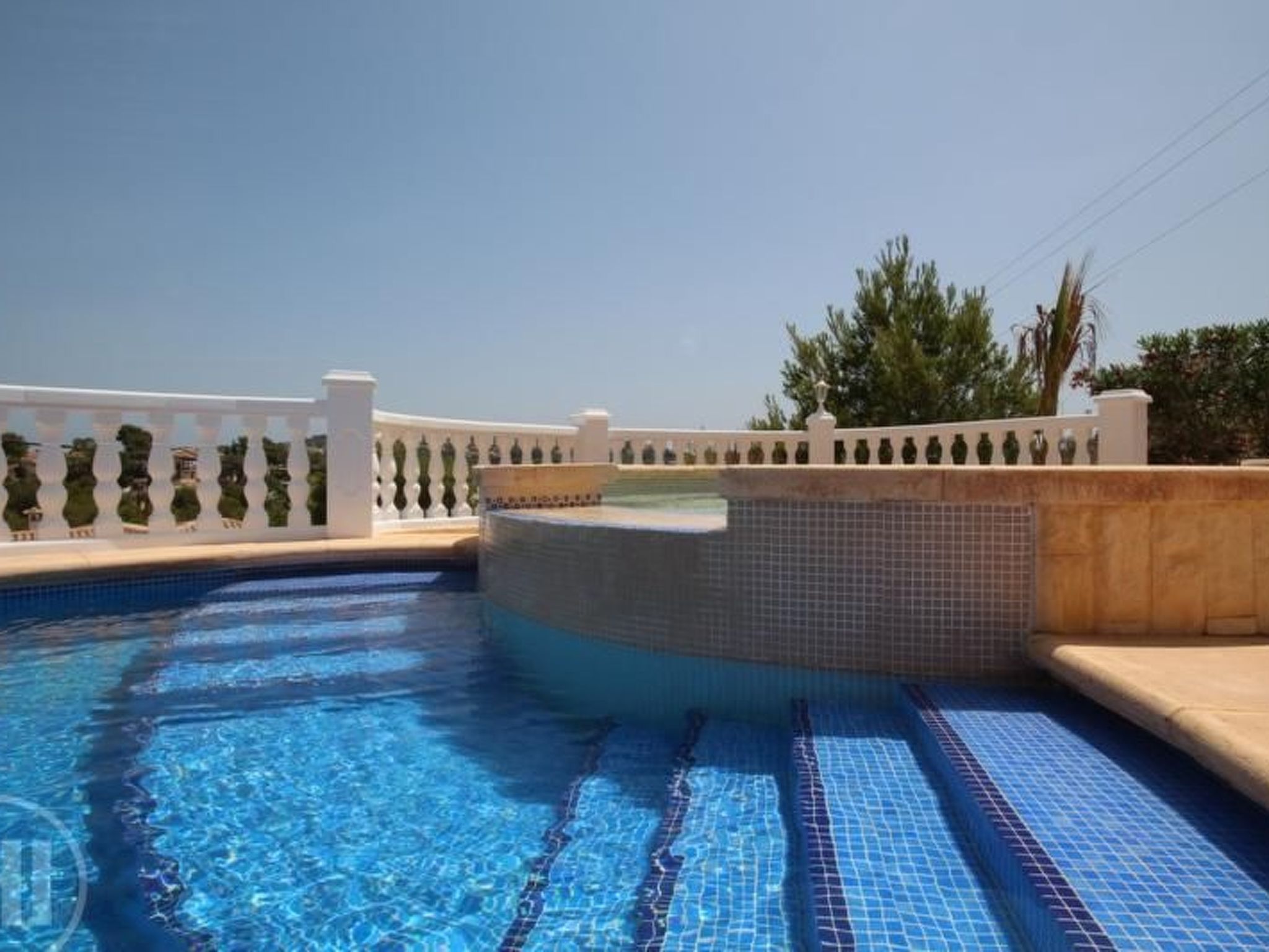 Villa Redonda I-Binnen