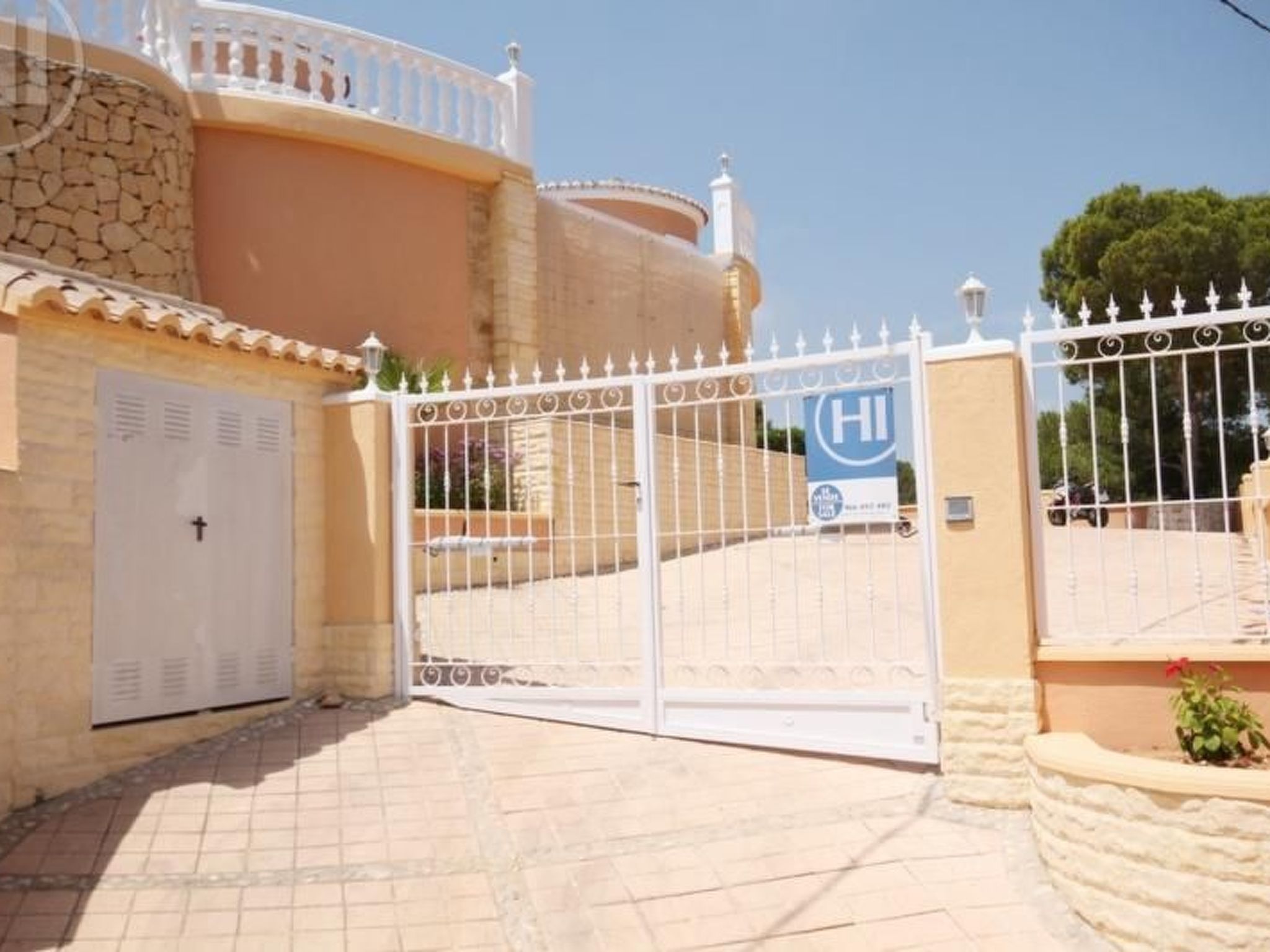 Villa Redonda I-Binnen