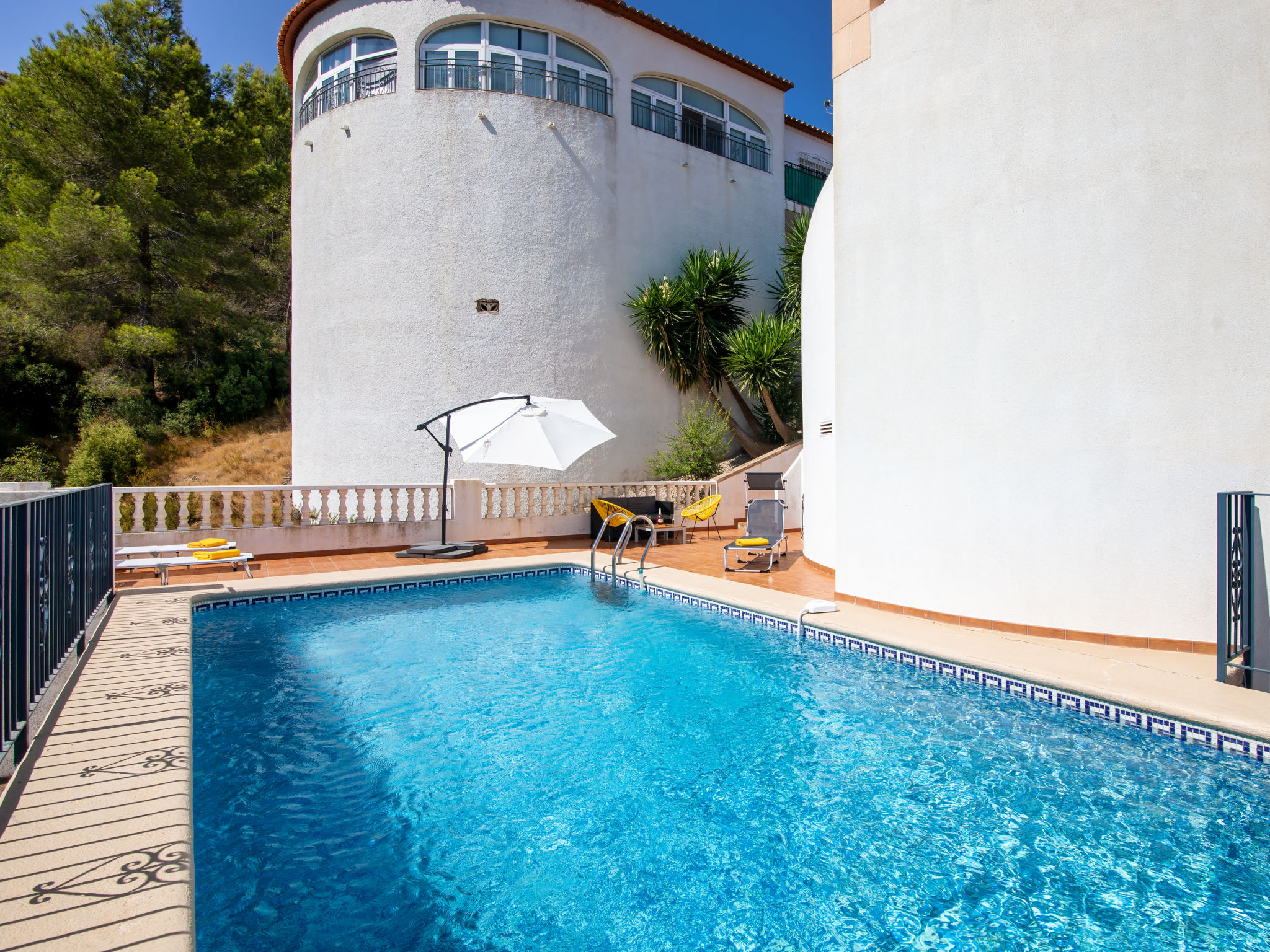 Bellvue — Pool Outdoor (4 of 28)