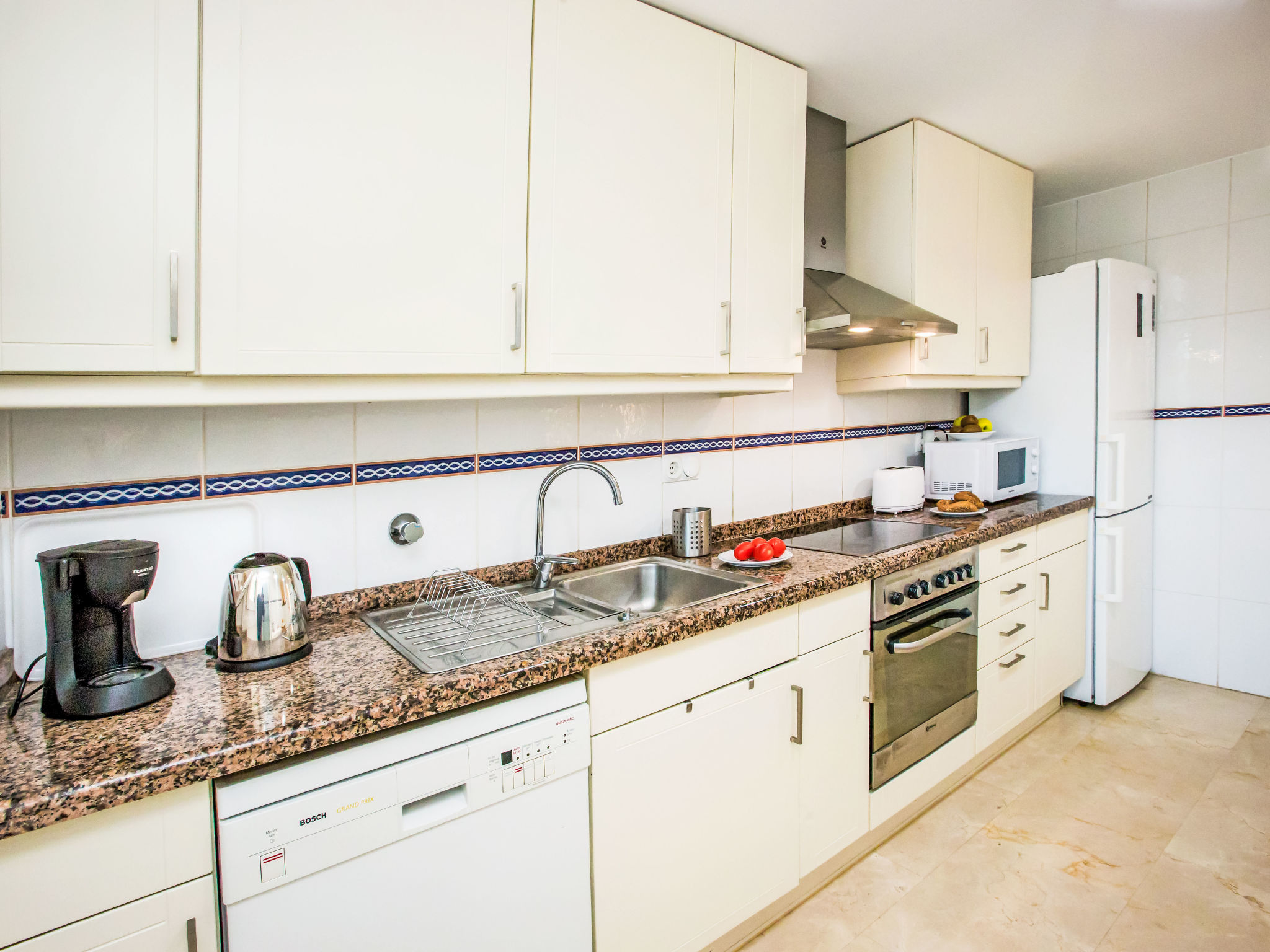 Luxe appartement aan de golfbaan, 550 meter van het strand - foto 15