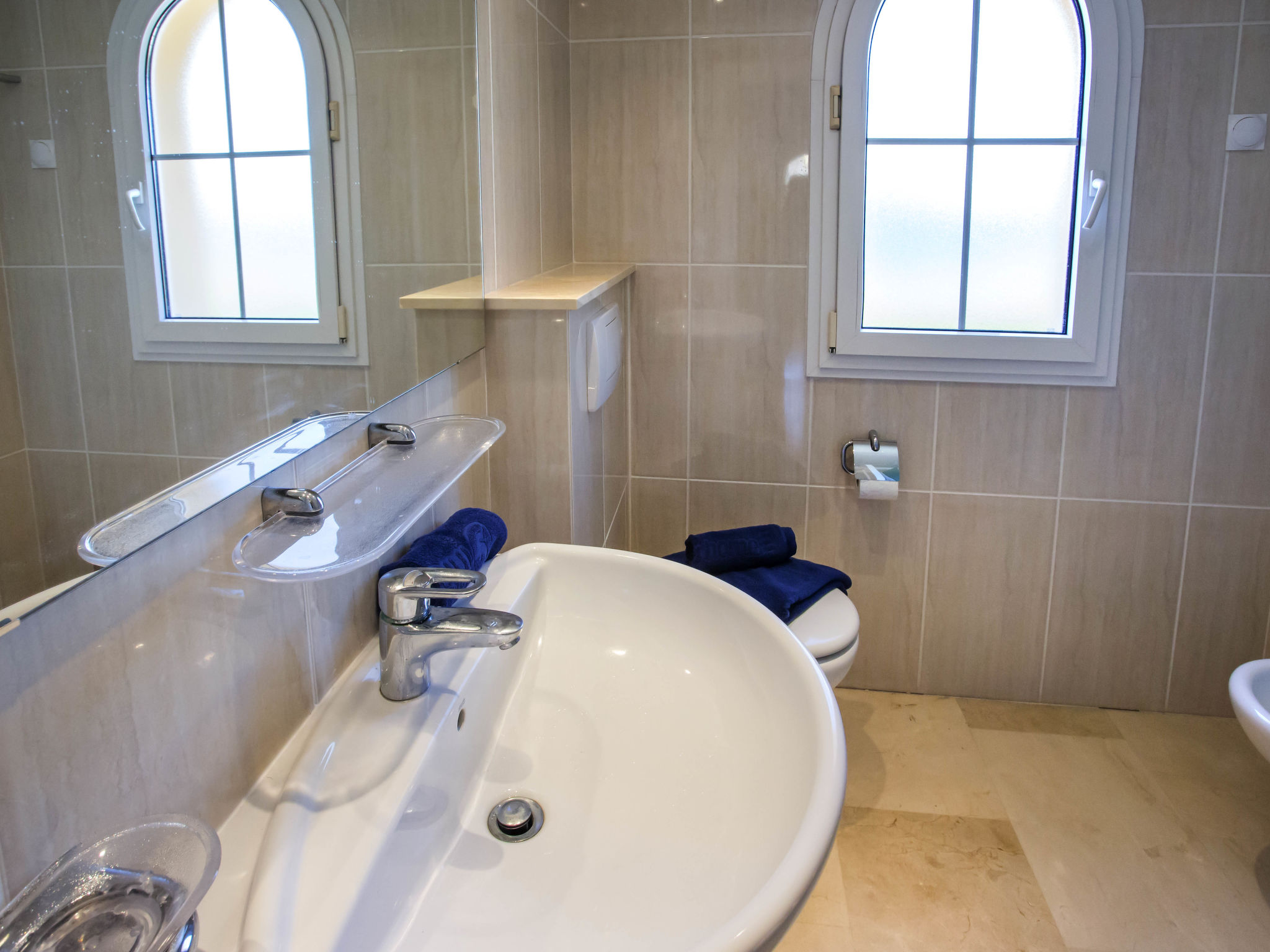 Luxe appartement aan de golfbaan, 550 meter van het strand - foto 18