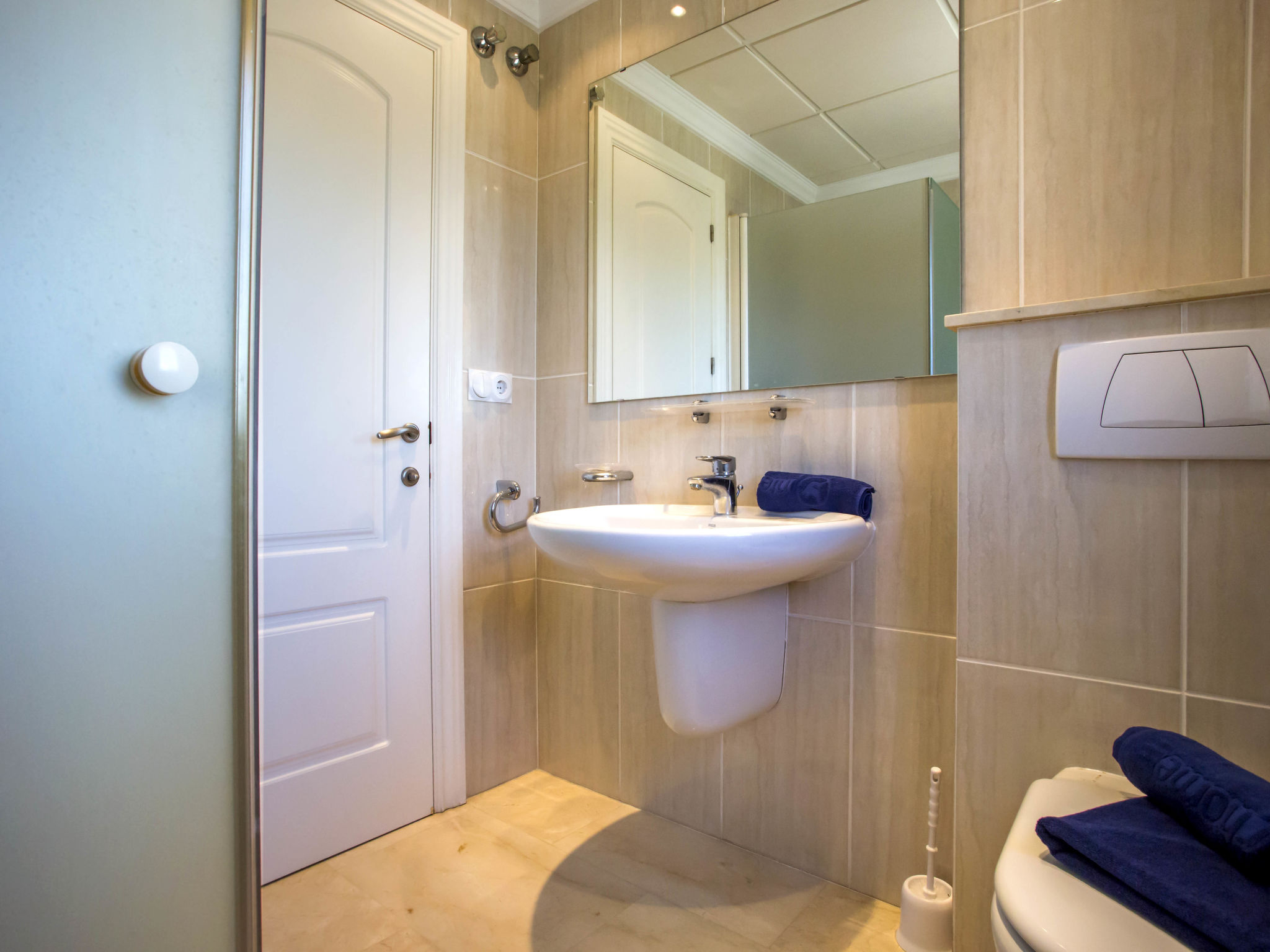 Luxe appartement aan de golfbaan, 550 meter van het strand - foto 17