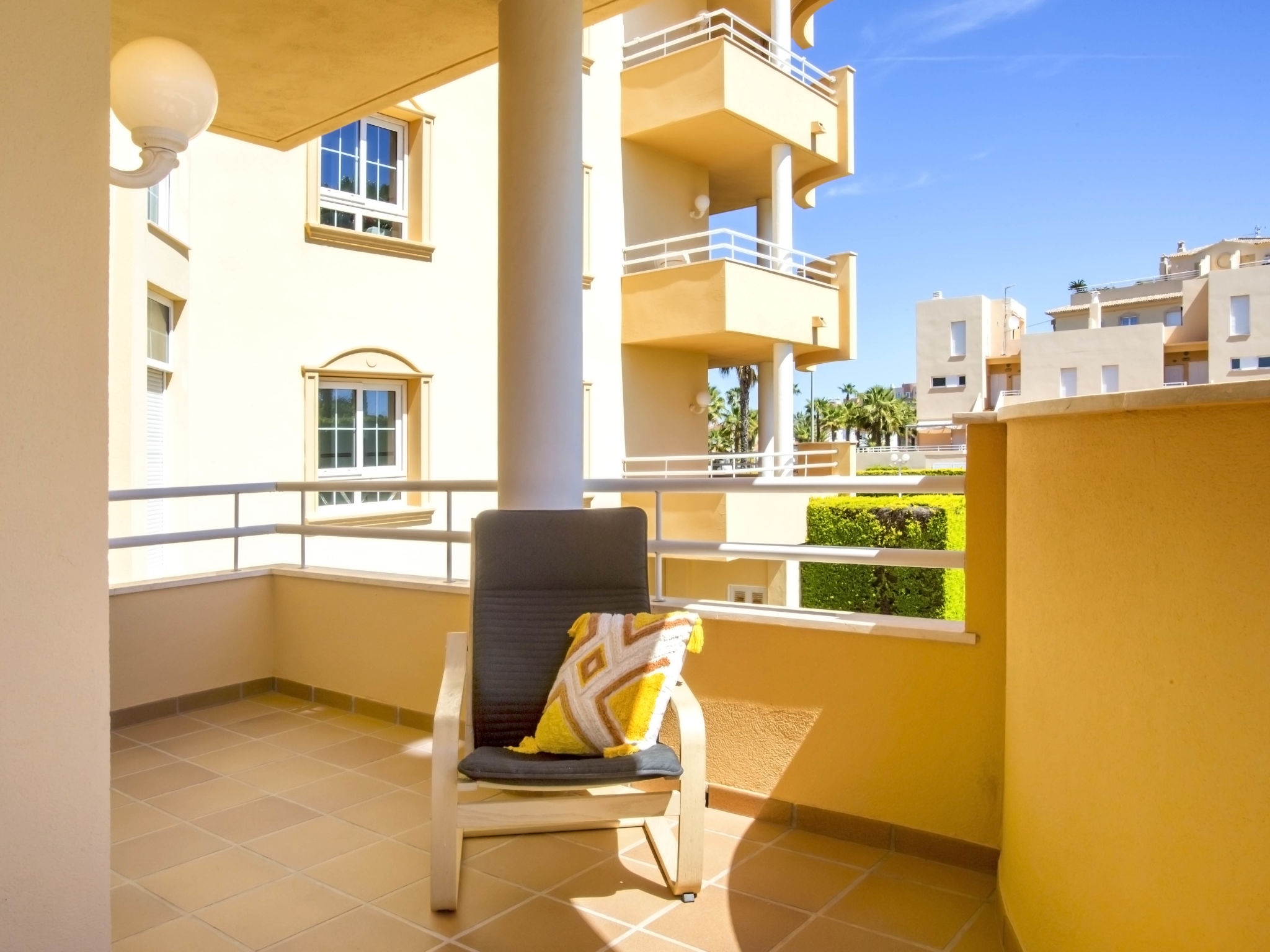 Luxe appartement aan de golfbaan, 550 meter van het strand - foto 23