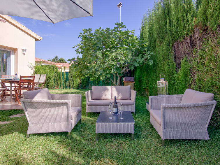 Search and Stay destination Oliva, VC - Spain from AU$ 526. Villa Bellevie