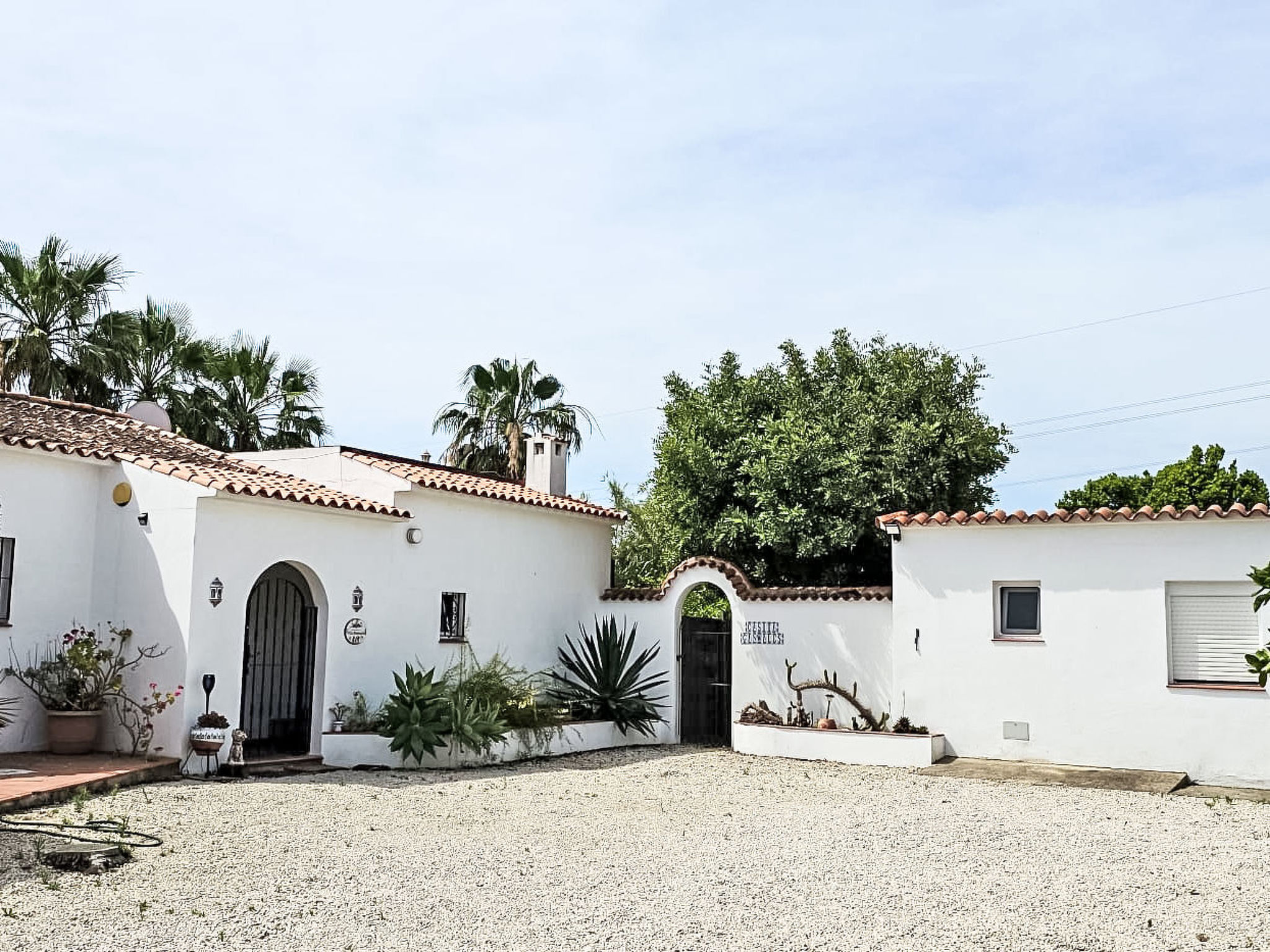 Villa im spanischen Stil mit großem Pool und ein - Draußen