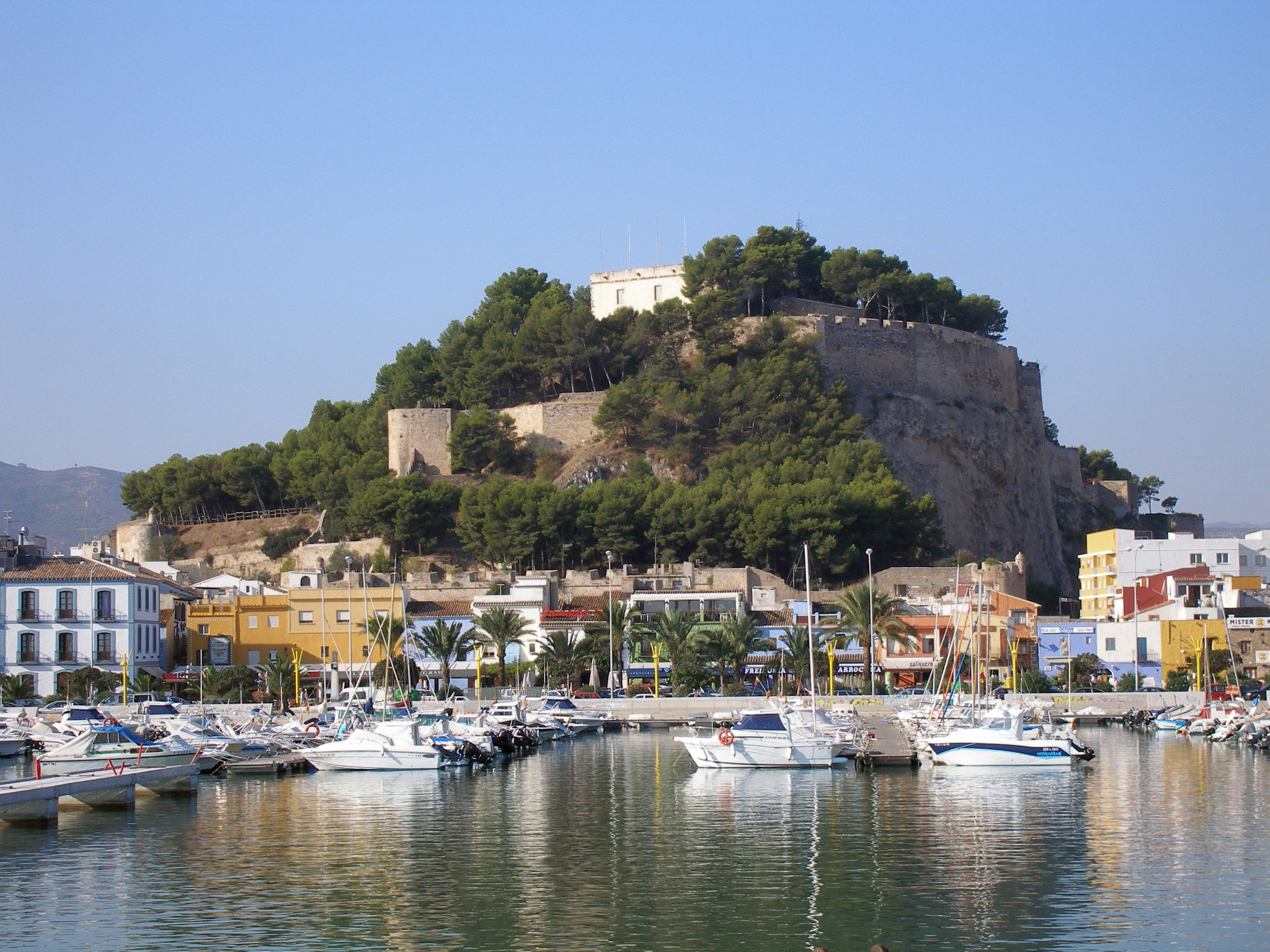 Villa im spanischen Stil mit großem Pool und ein