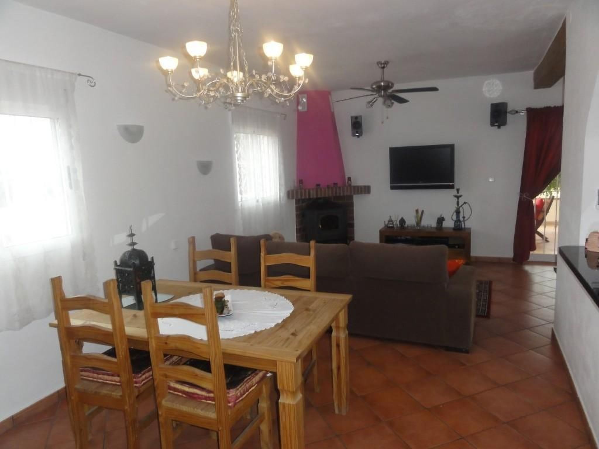 Villa im spanischen Stil mit großem Pool und ein-Drinnen