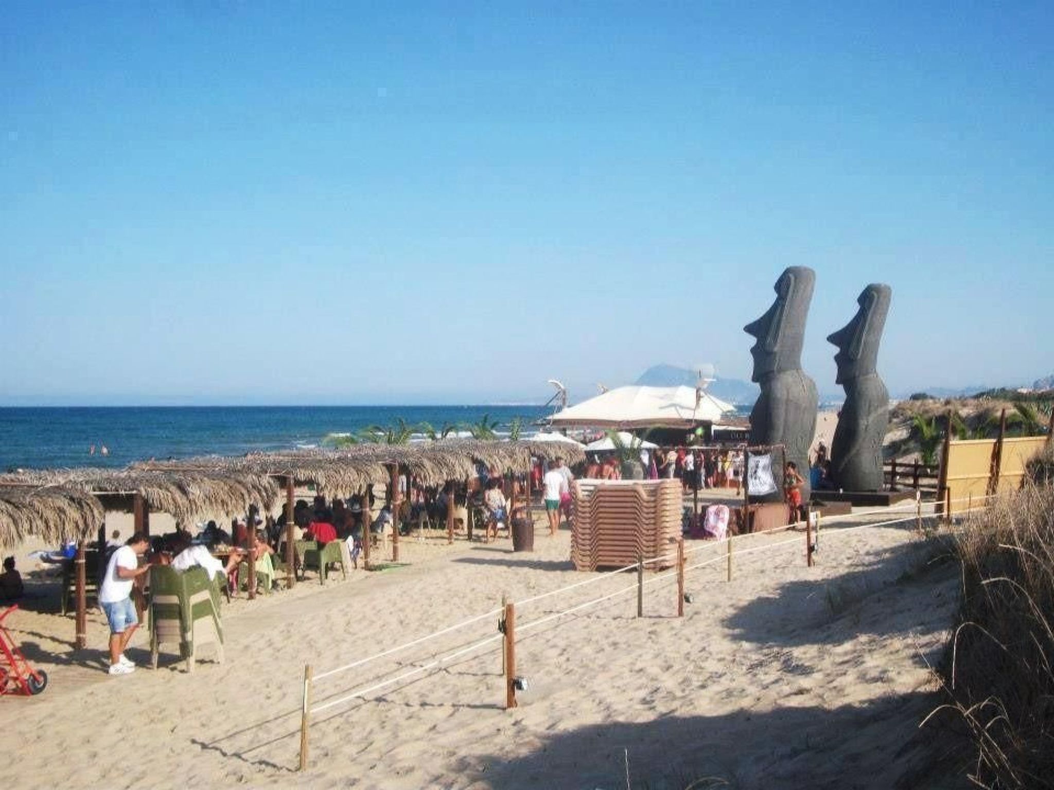 Villa im spanischen Stil mit großem Pool und ein-Image-tags.info