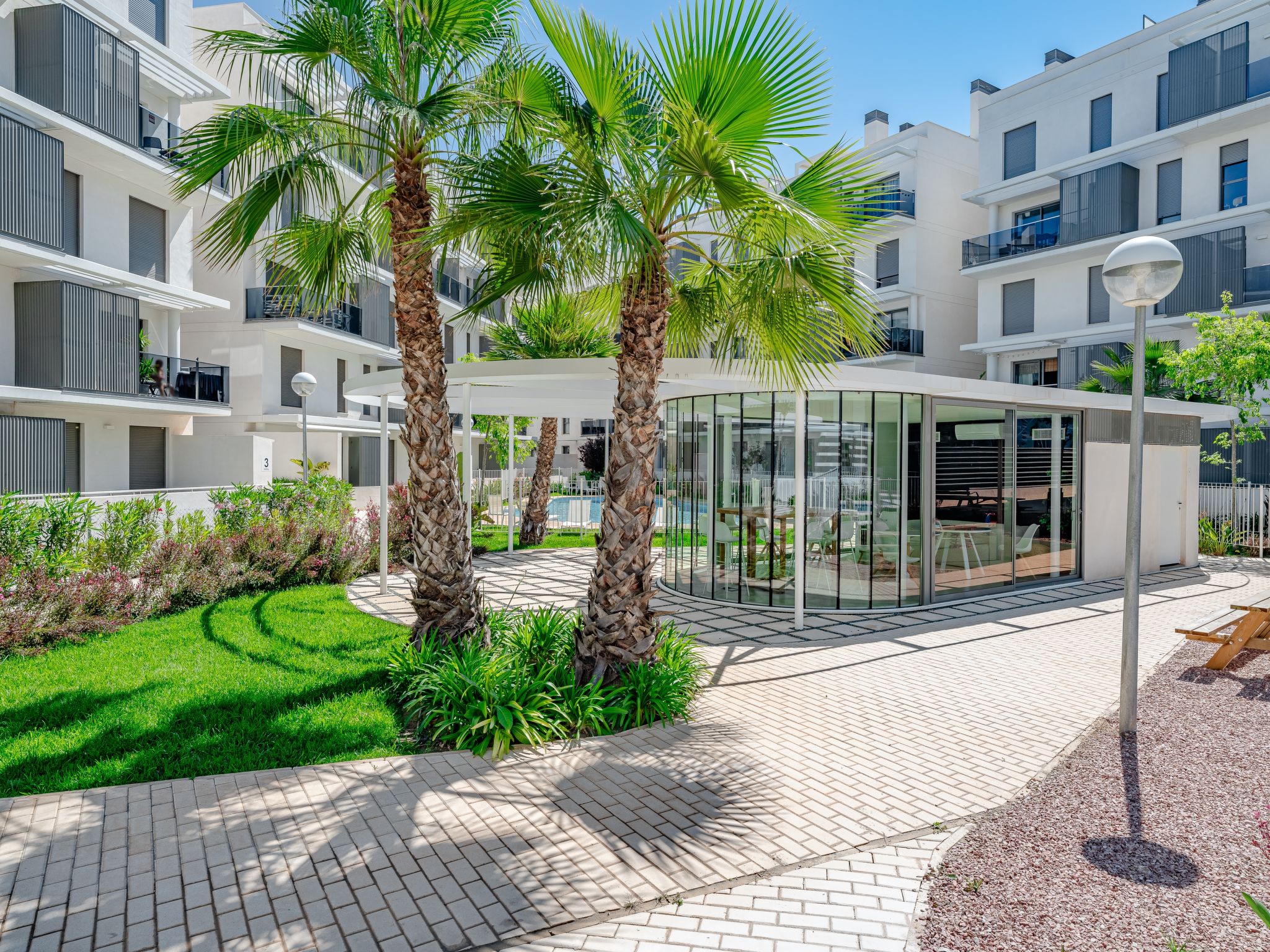 Marina Real III-Outside