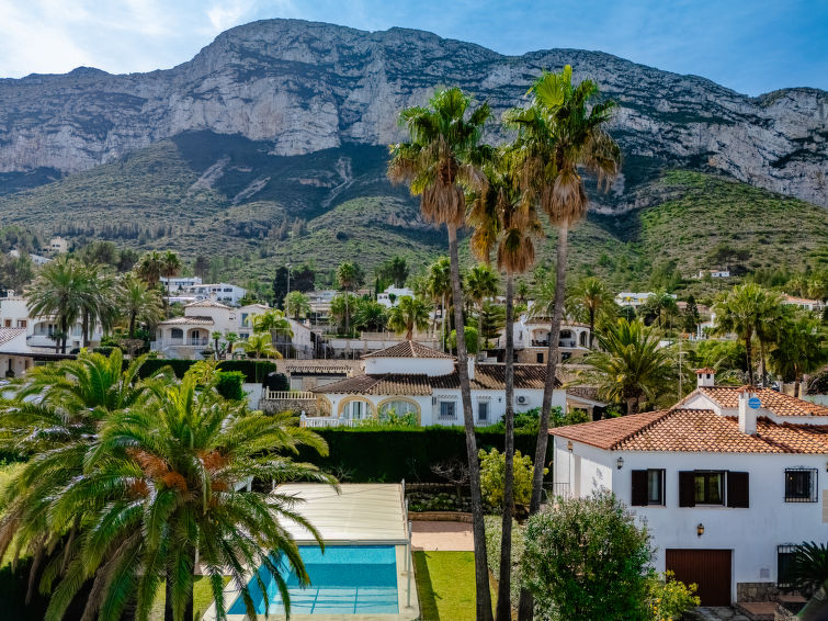 Privézwembad en zeezicht bij vakantiehuis Villa Fili in Dénia in Denia