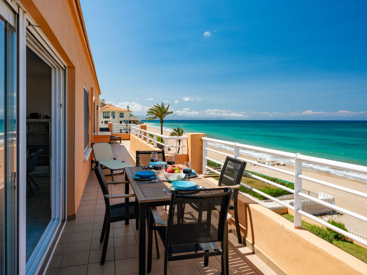 Aan het strand: Appartement Talima met zeezicht in Dénia in Denia