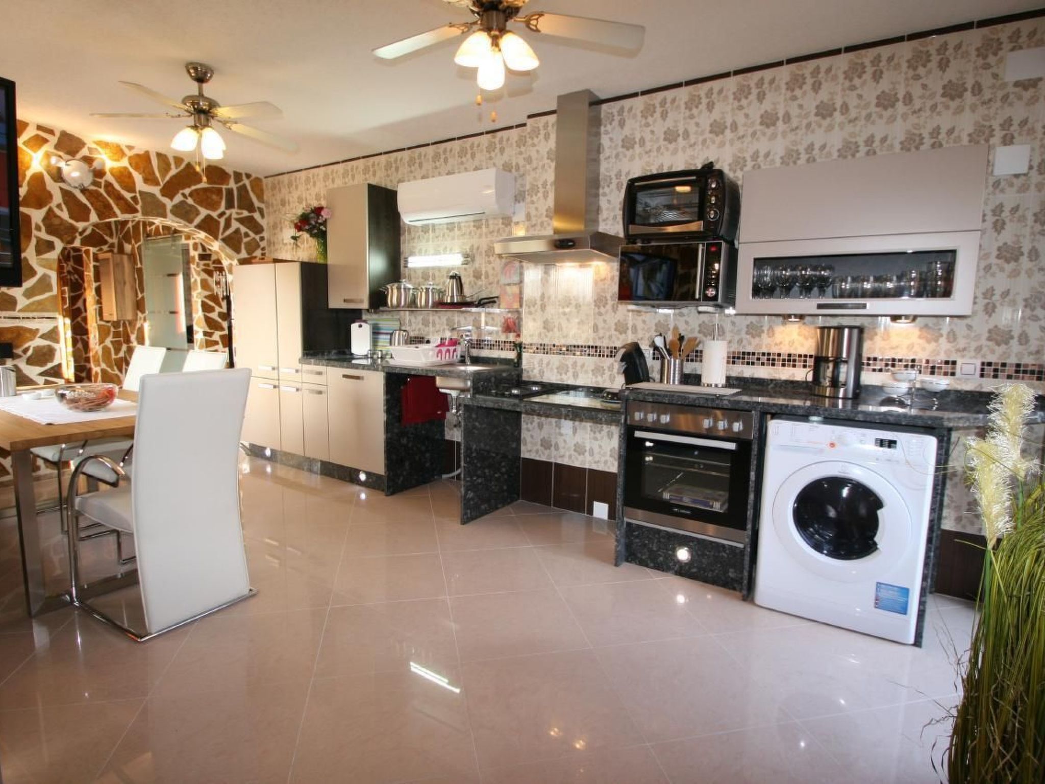 In Dénia mit Privatem Whirlpool-Image-tags.info