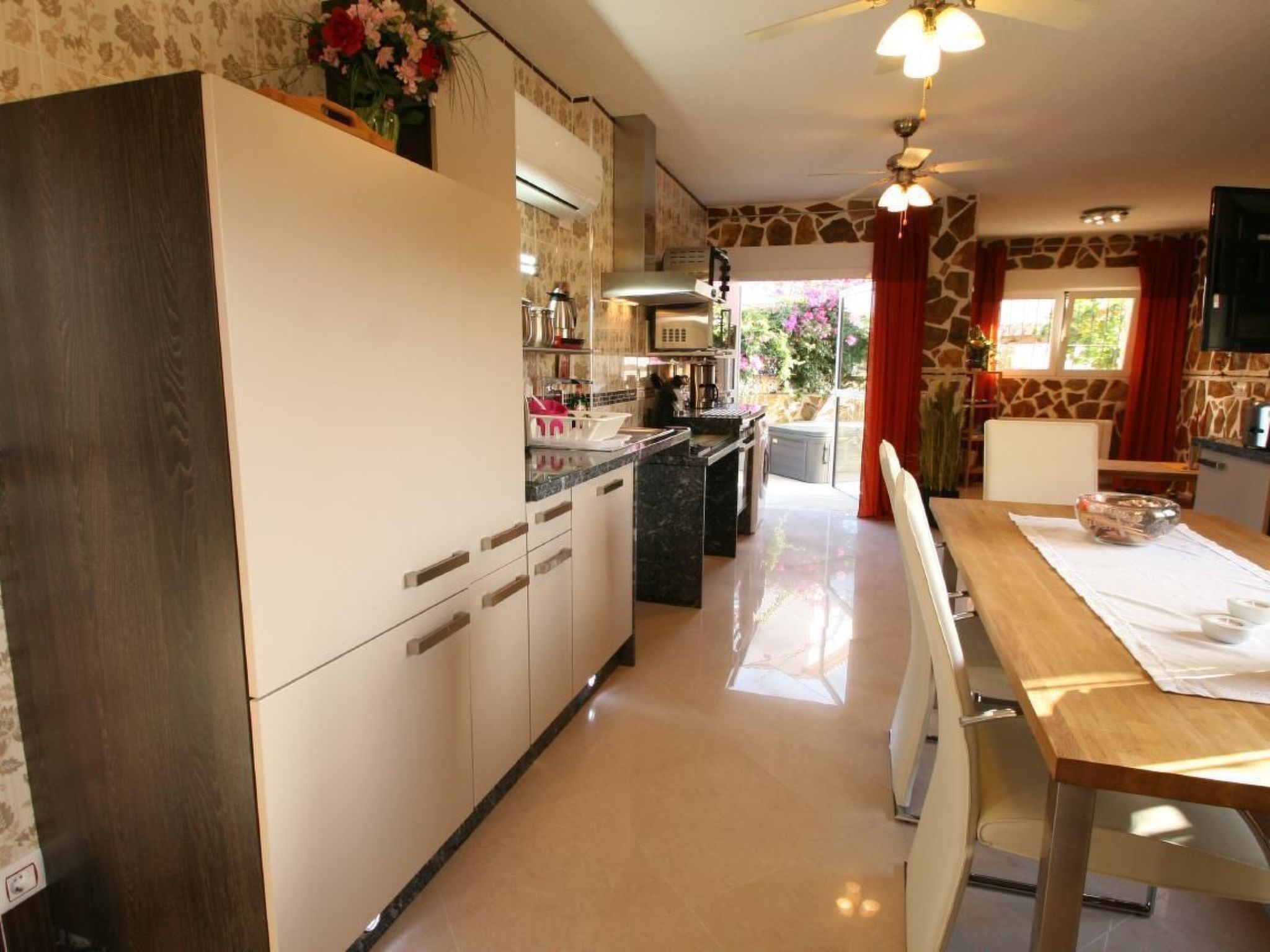 In Dénia mit Privatem Whirlpool-Image-tags.info