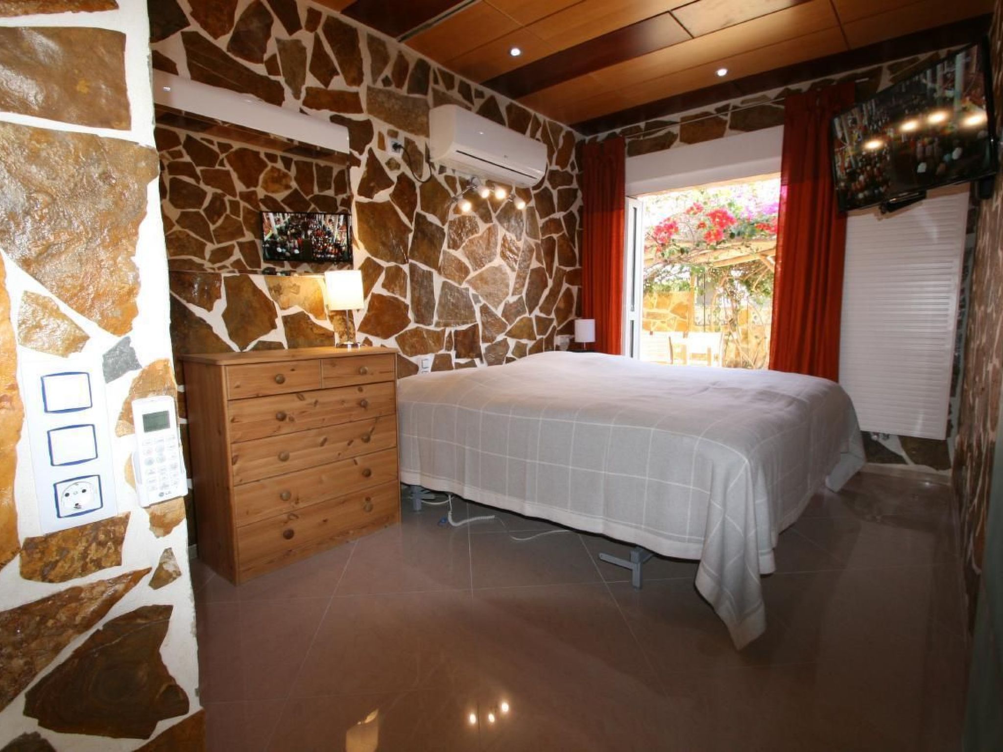 In Dénia mit Privatem Whirlpool-Image-tags.info