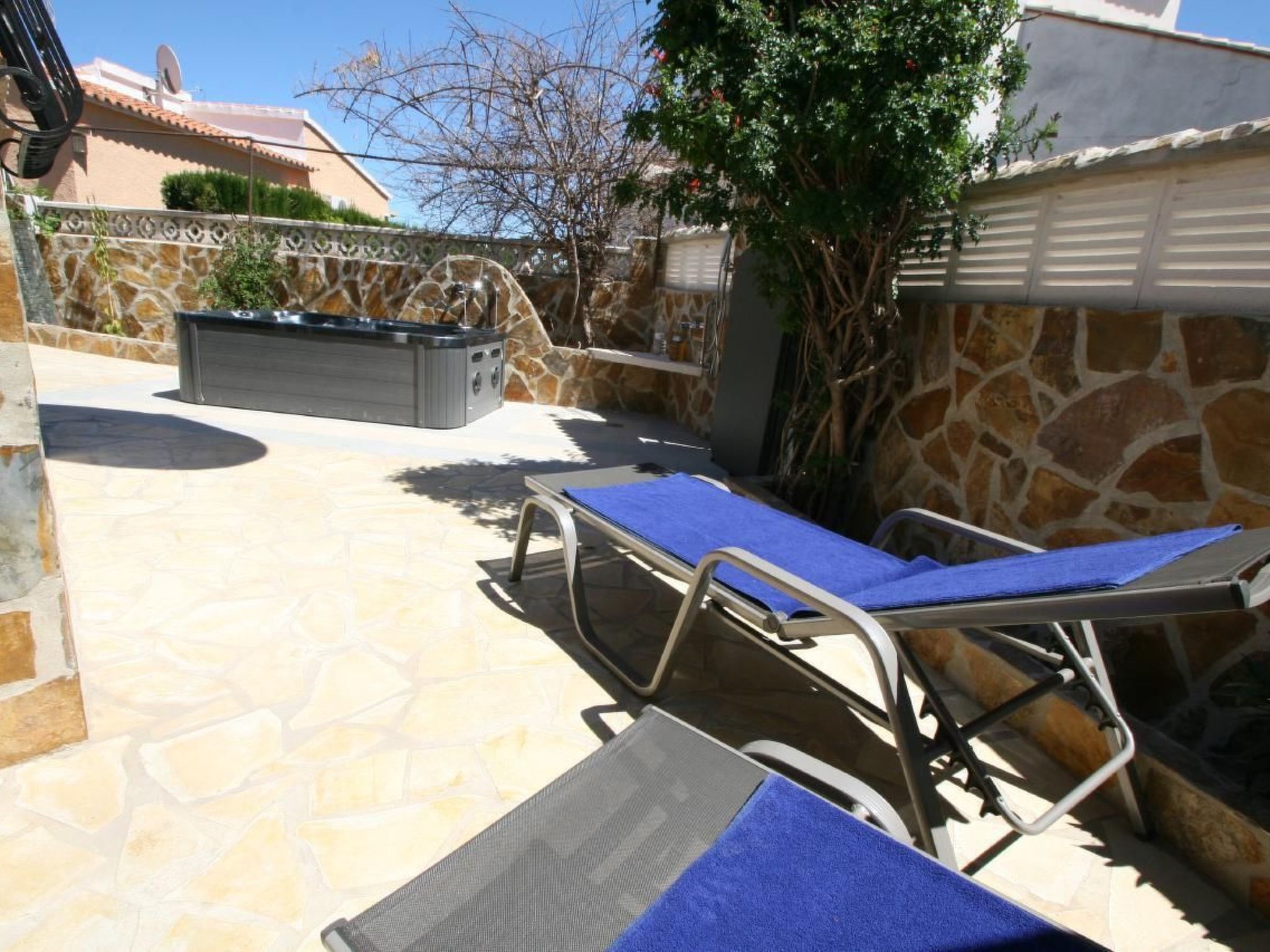 In Dénia mit Privatem Whirlpool-Image-tags.info