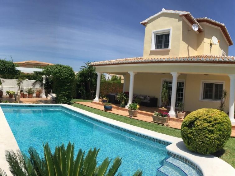 Vakantiehuis met open haard en privézwembad in Dénia · 6 pers. in Spanje