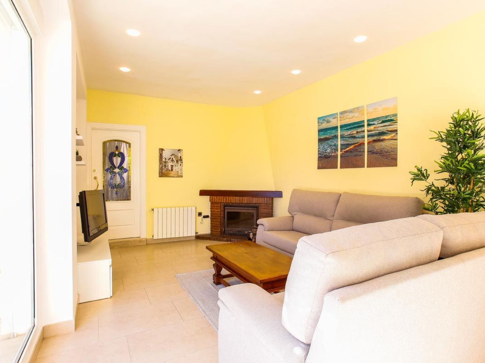 Haus mit privatem Pool, Garten und privatem Parkplatz-Binnen