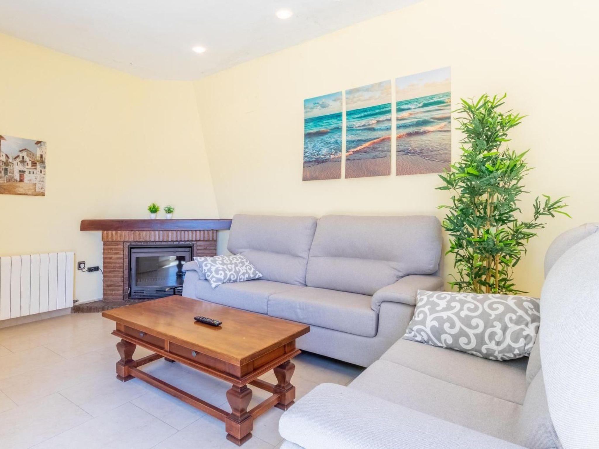 Haus mit privatem Pool, Garten und privatem Parkplatz