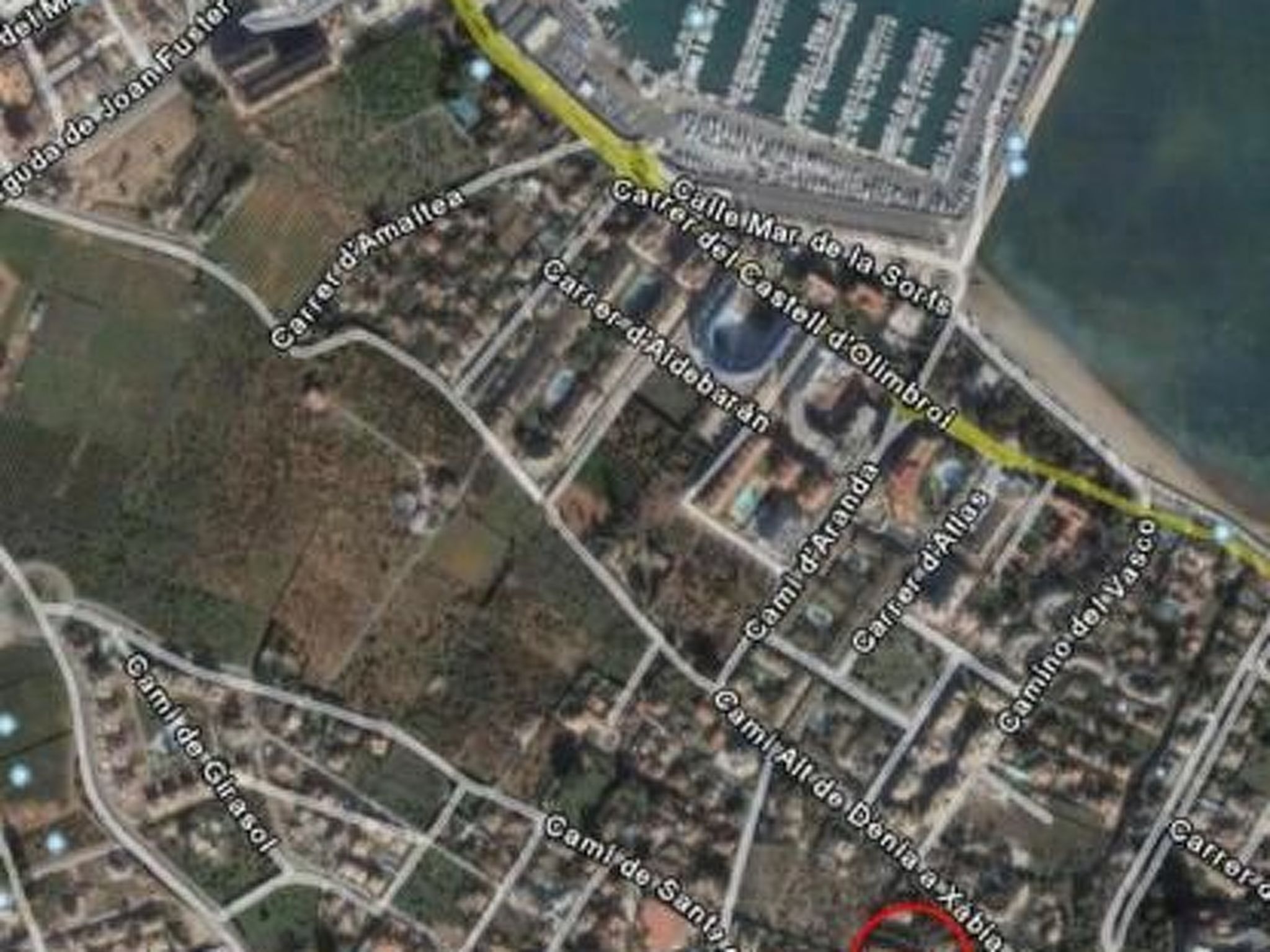 Wohnung mit Pool, Garten, Terrasse in Strandnähe