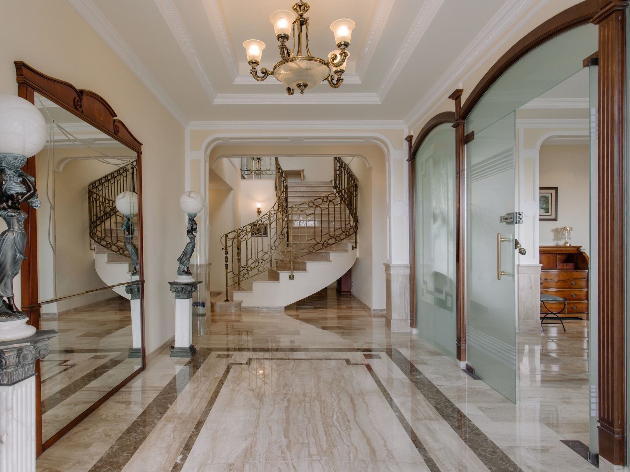 Villa Bora Montiboli bei Buccara-Binnen