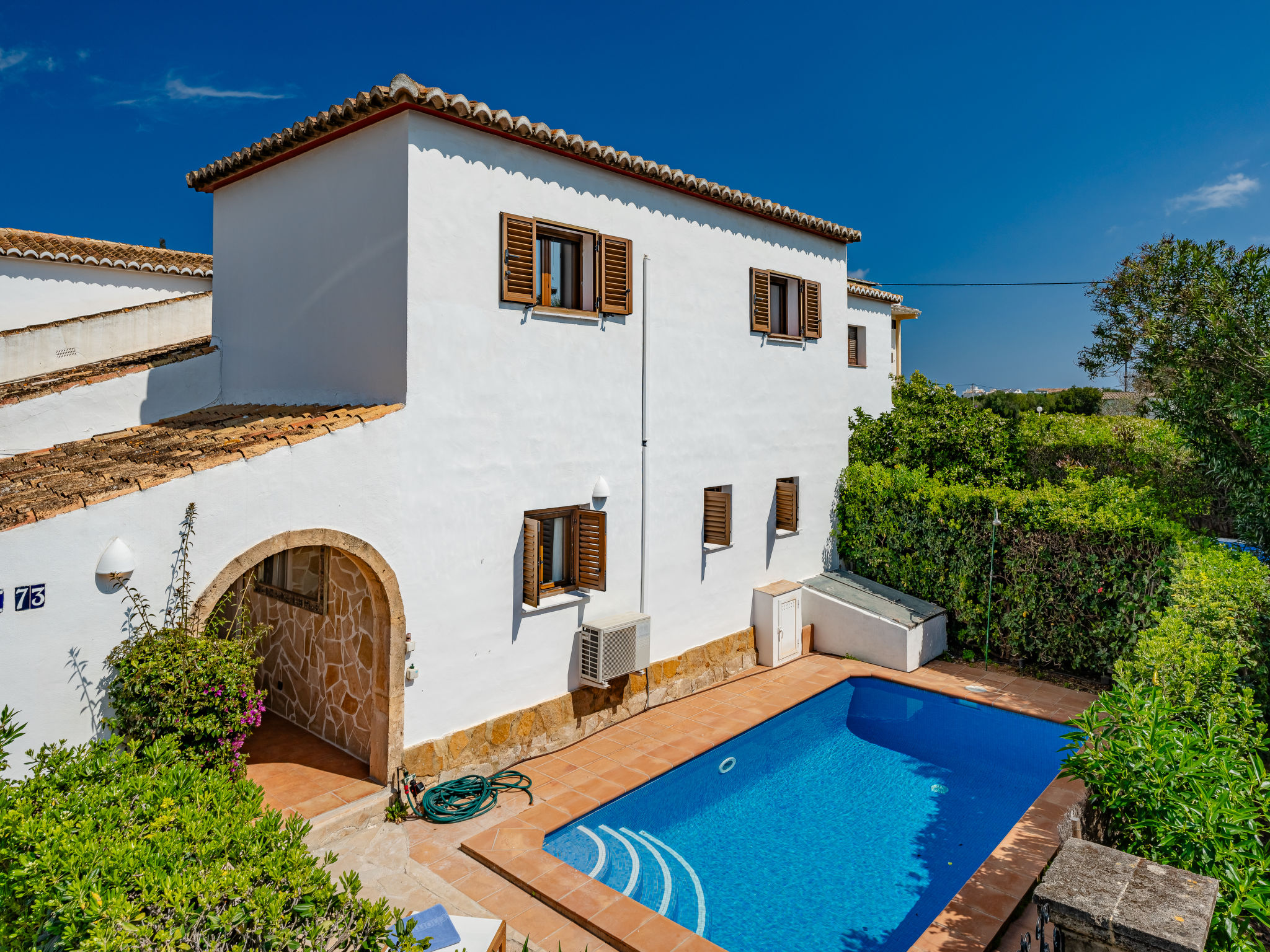 Cofitsa Plus-Outside