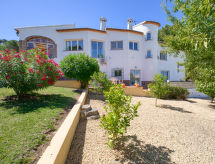 Villa Bramble: Zonnige vrijstaande villa met zwembad nabij zee in Jávea - thumbnail 1