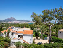 Villa Bramble: Zonnige vrijstaande villa met zwembad nabij zee in Jávea - thumbnail 4