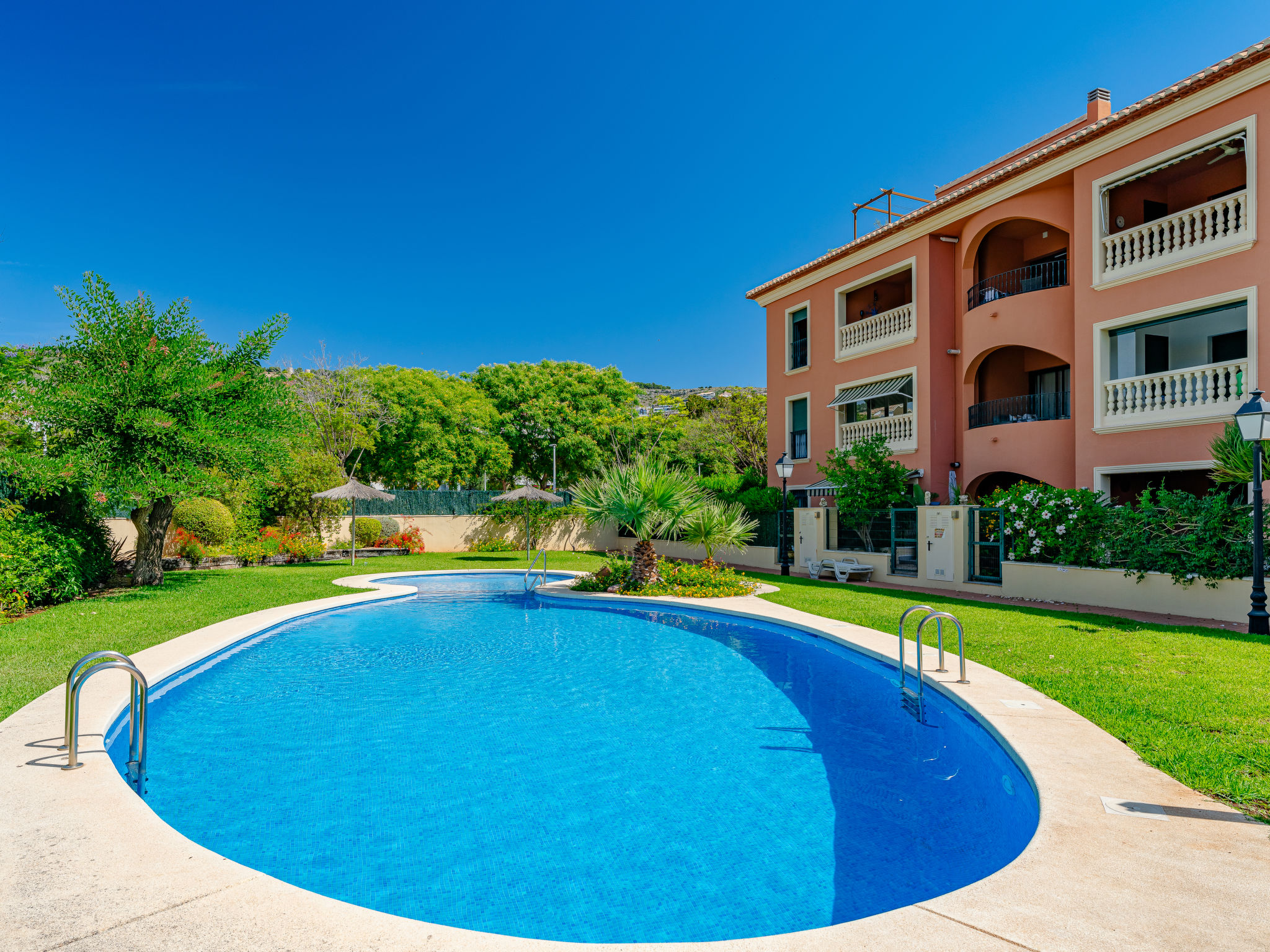 Jardines del Rio - Outside