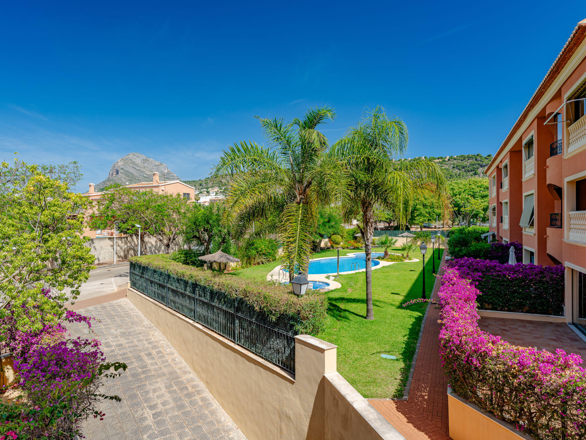Jardines del Rio - Outside