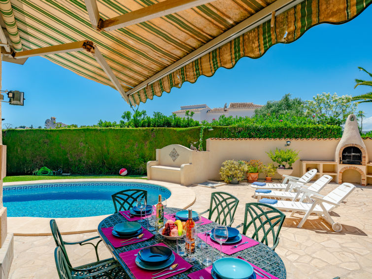 Search and Stay destination Costa Nova, VC - Spain from AU$ 486. Casa Claudia