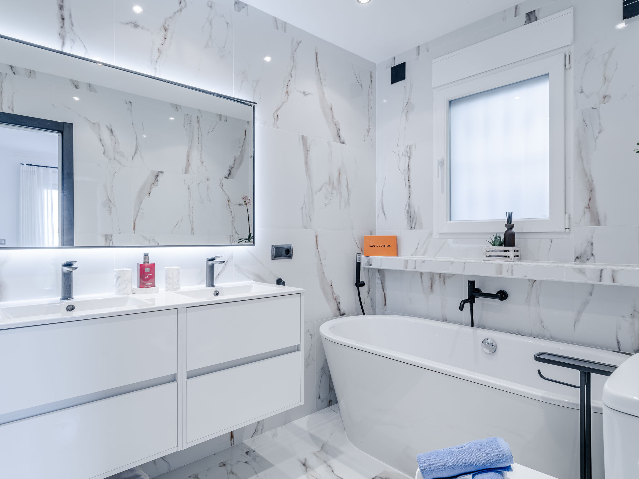 Photo of Tintorera Mar Azul