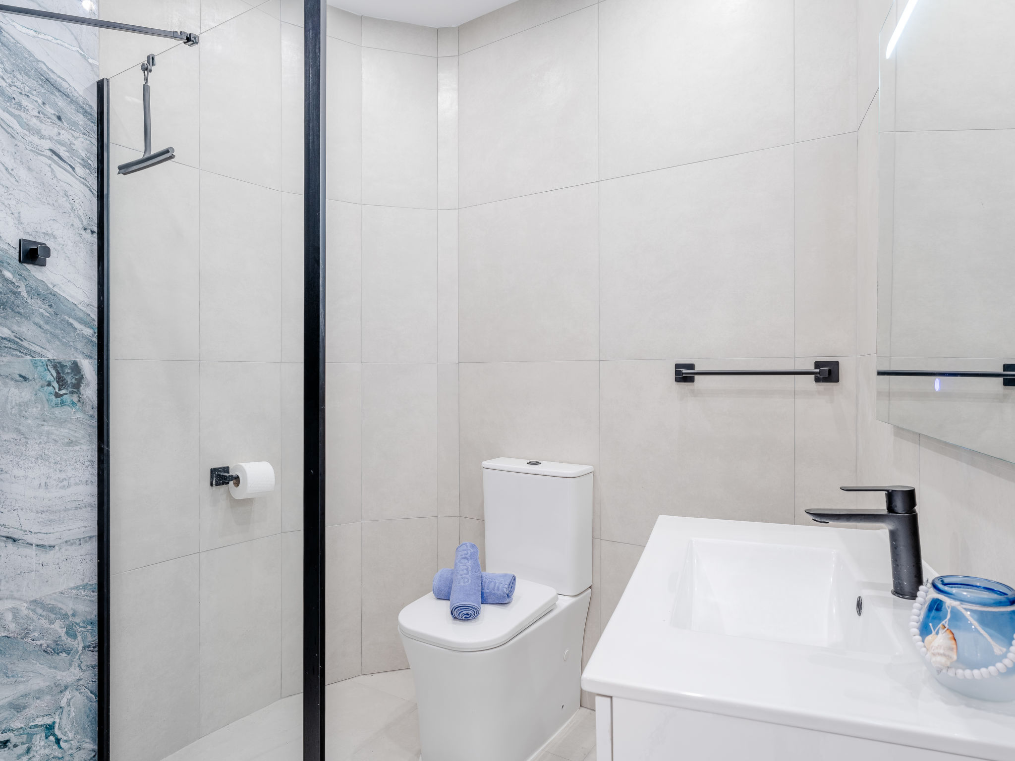 Photo of Tintorera Mar Azul