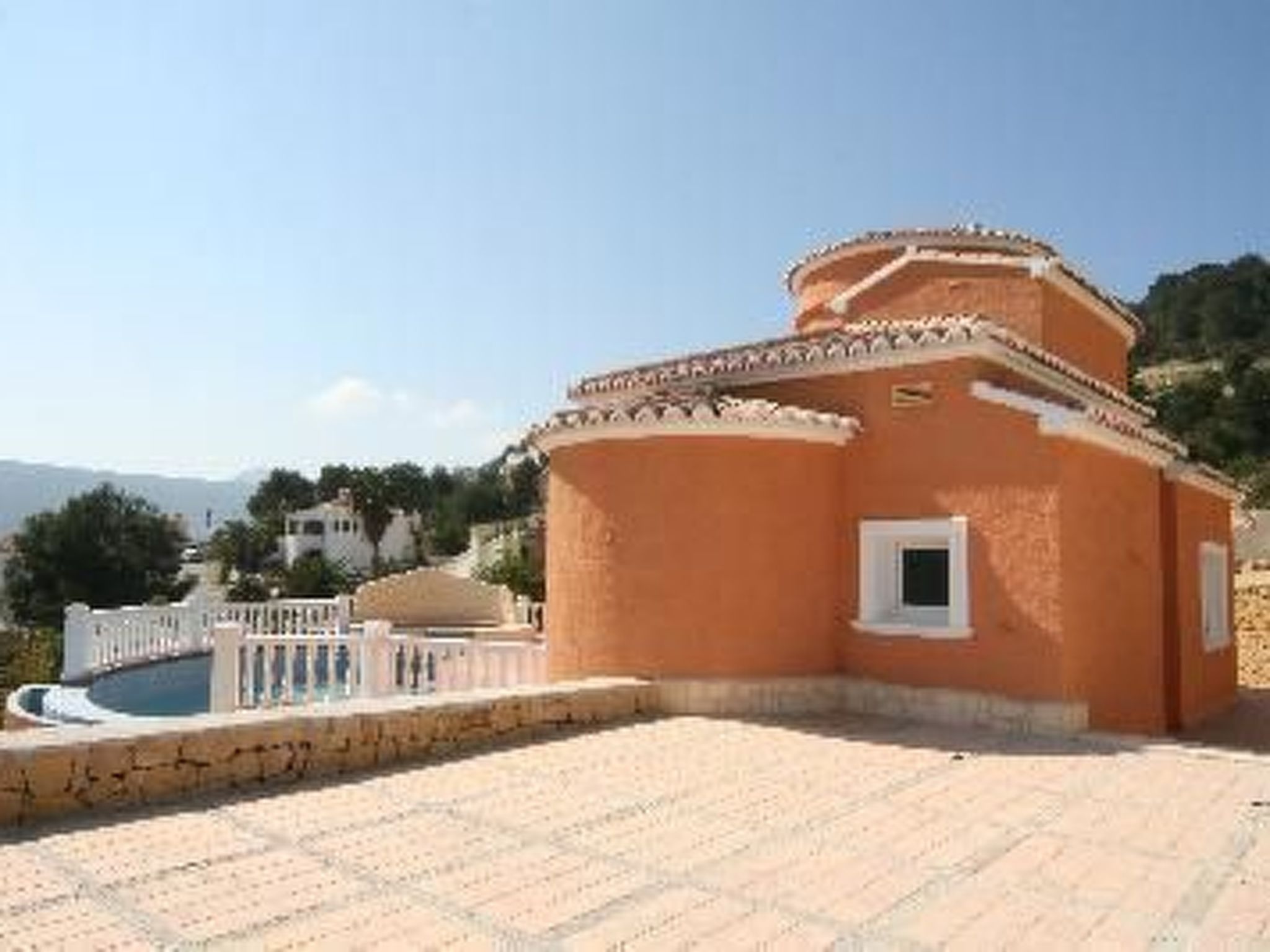 Villa Redonda I-Binnen