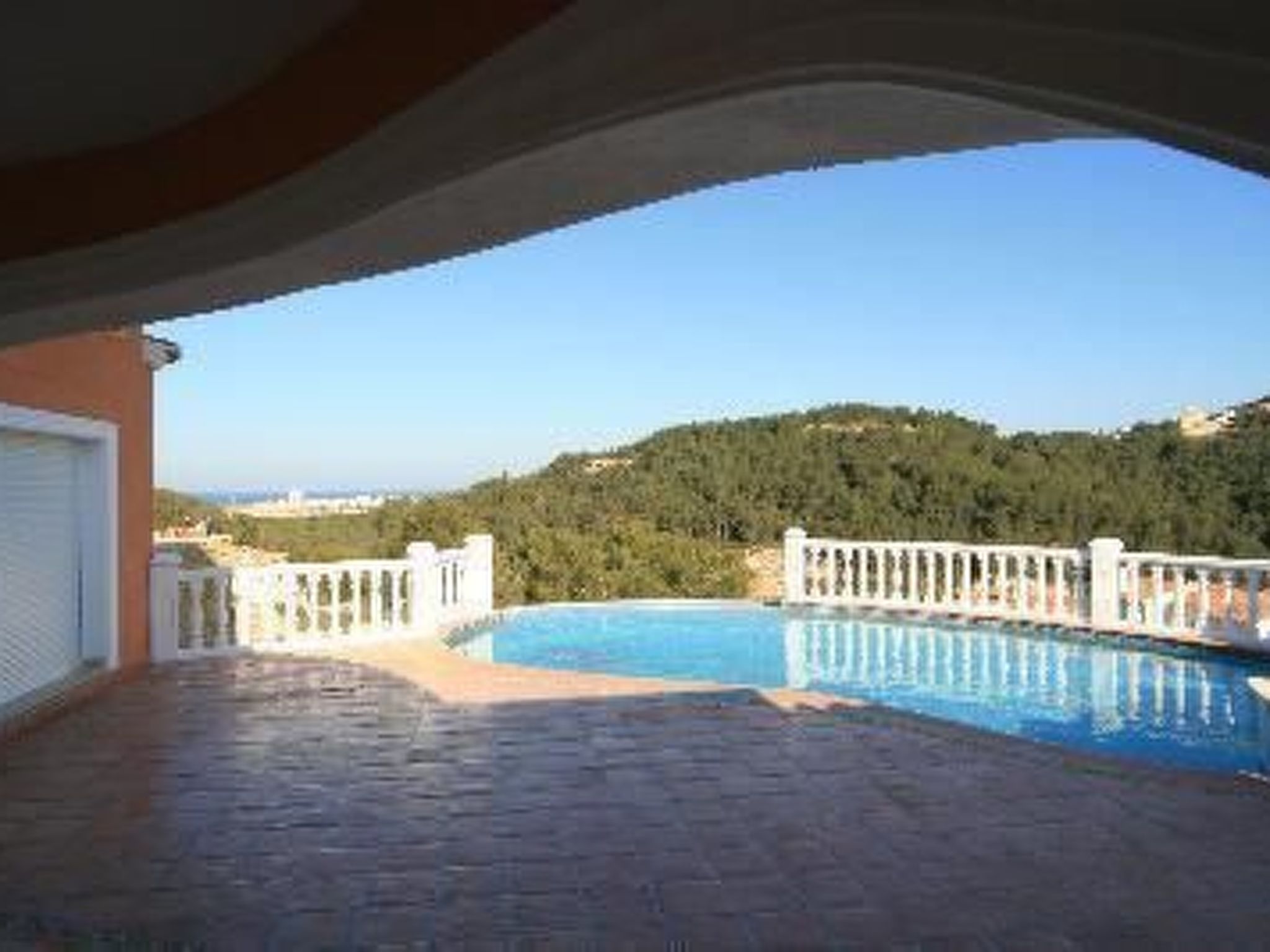 Villa Redonda I-Binnen