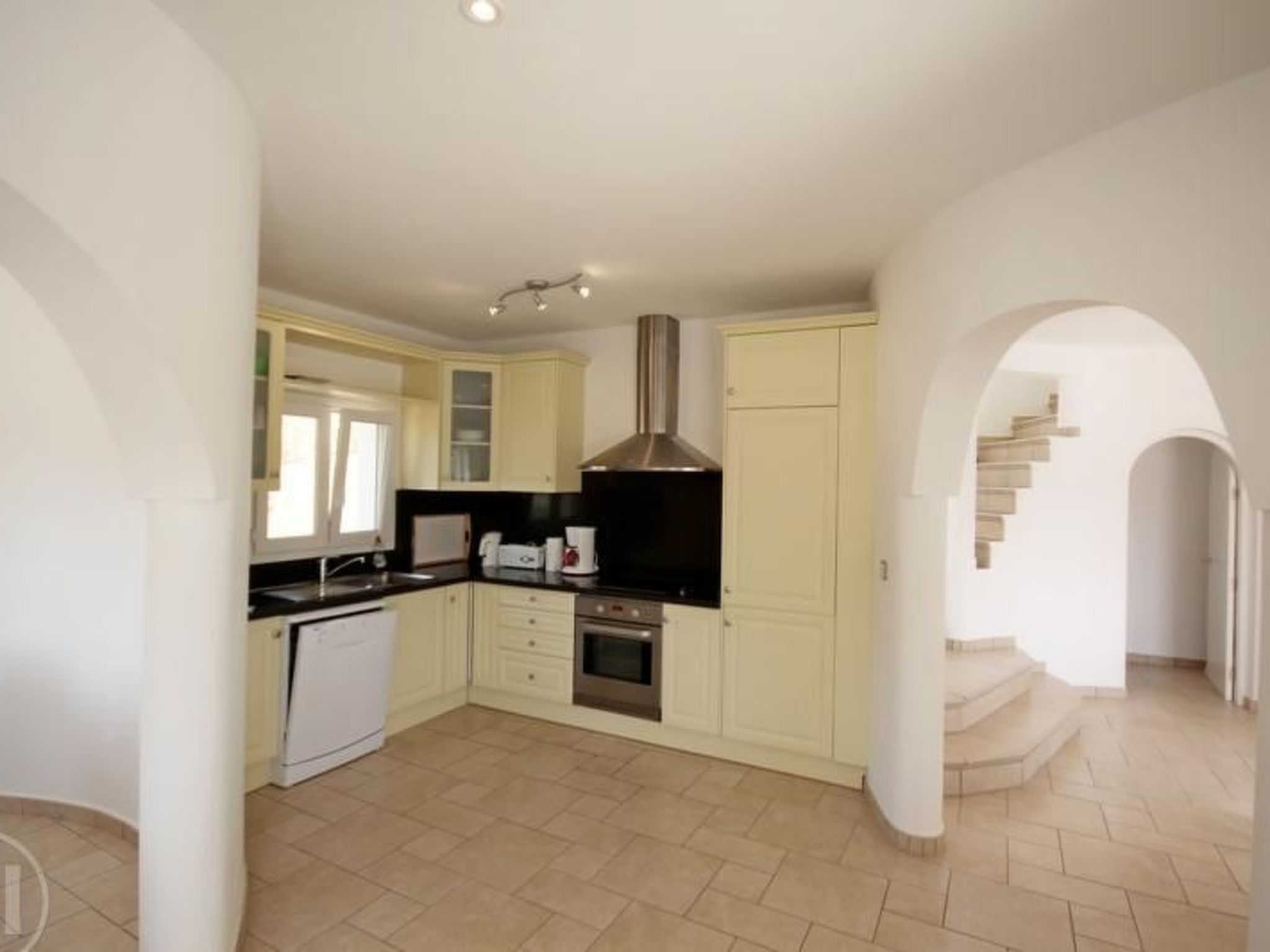 Villa Redonda I-Binnen