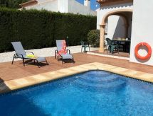 4-persoons vakantiehuis met privézwembad in Jávea · 95 m² - thumbnail 1