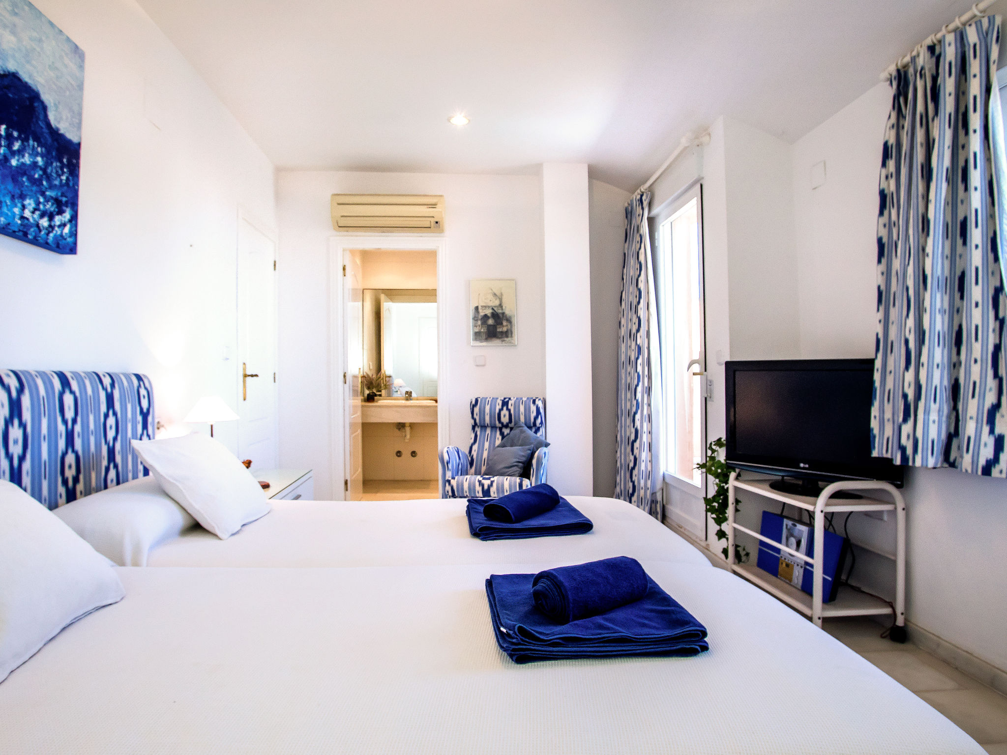 Photo of Jardine de Bolonia Plus