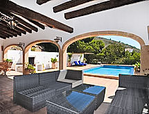 Maison Nostra