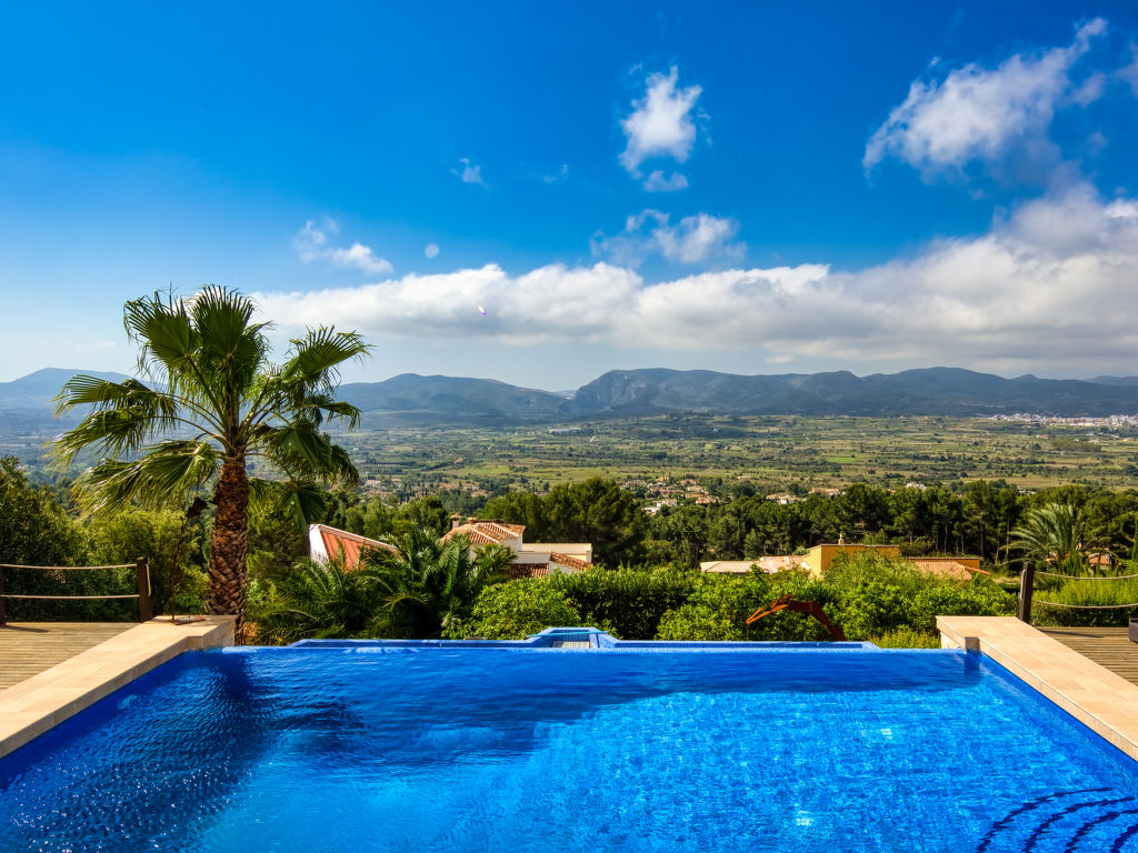 Timoteo — Pool Outdoor