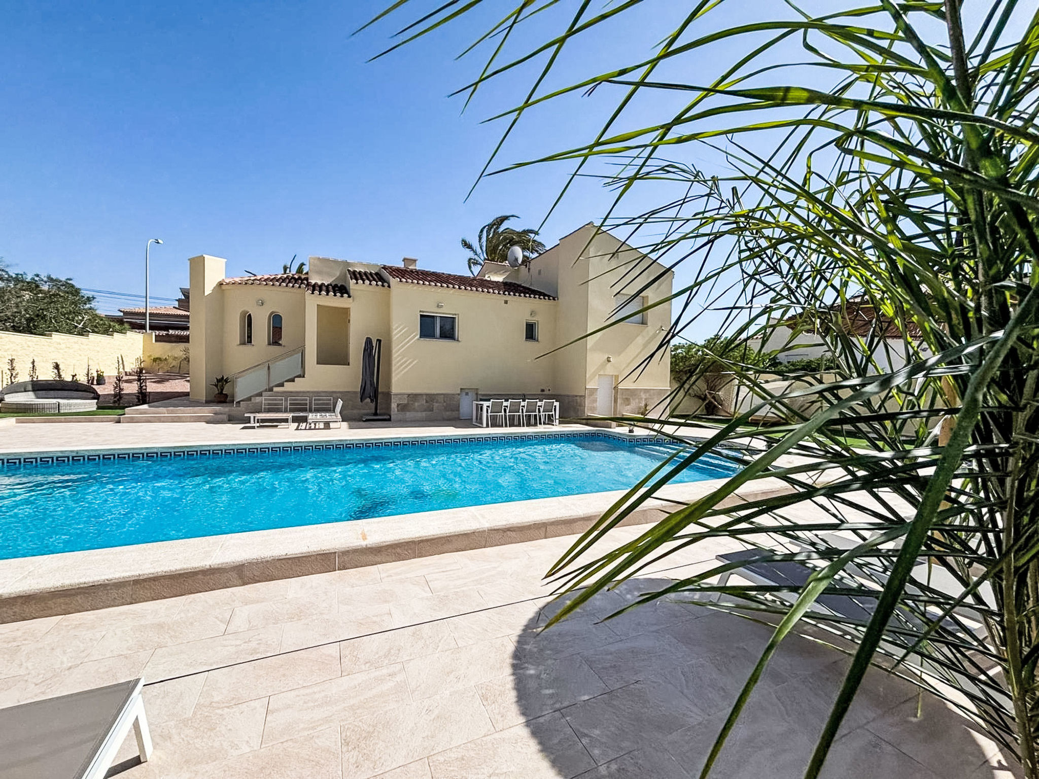 Casa Velazquez -Ferienhaus mit privatem Pool - Draußen