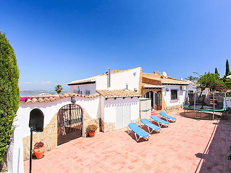 Open haard en privézwembad in vakantiehuis Casa Gran Sorolla, Pego in Pego