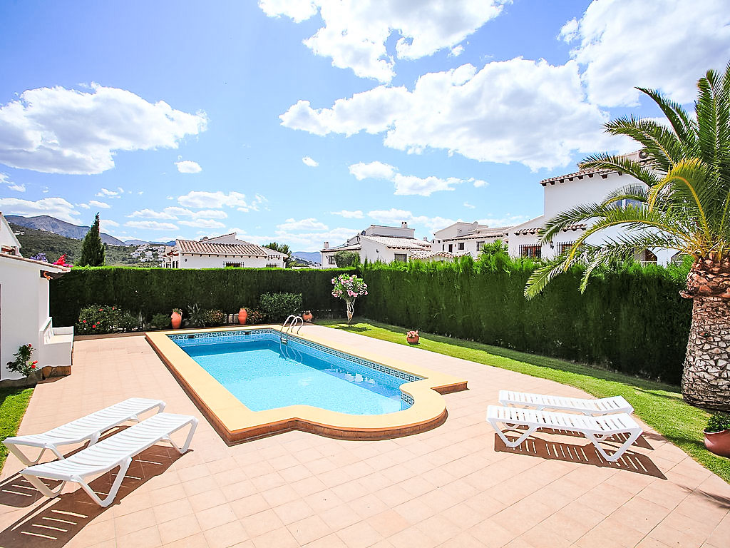 Lavinia — Outdoor
