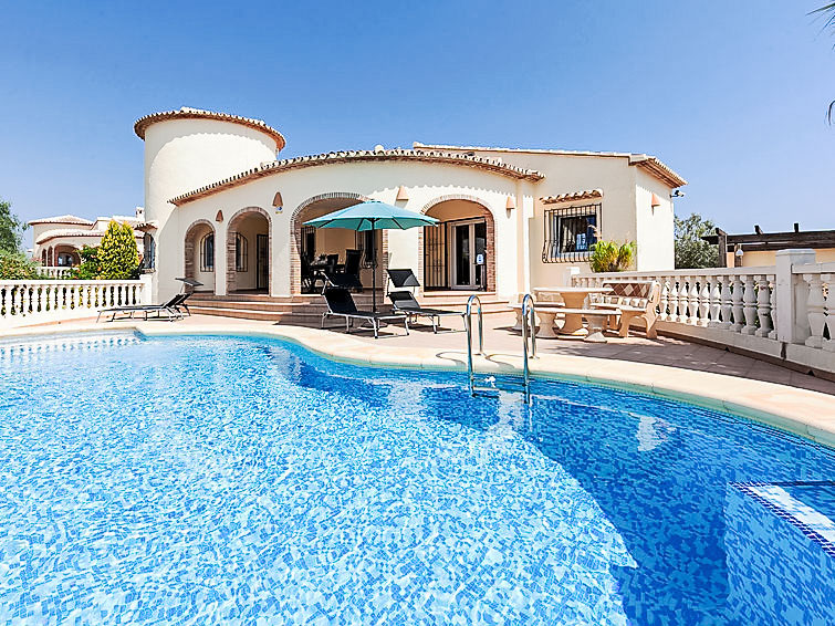 5-persoons villa in Pego met privézwembad en open haard in Pego