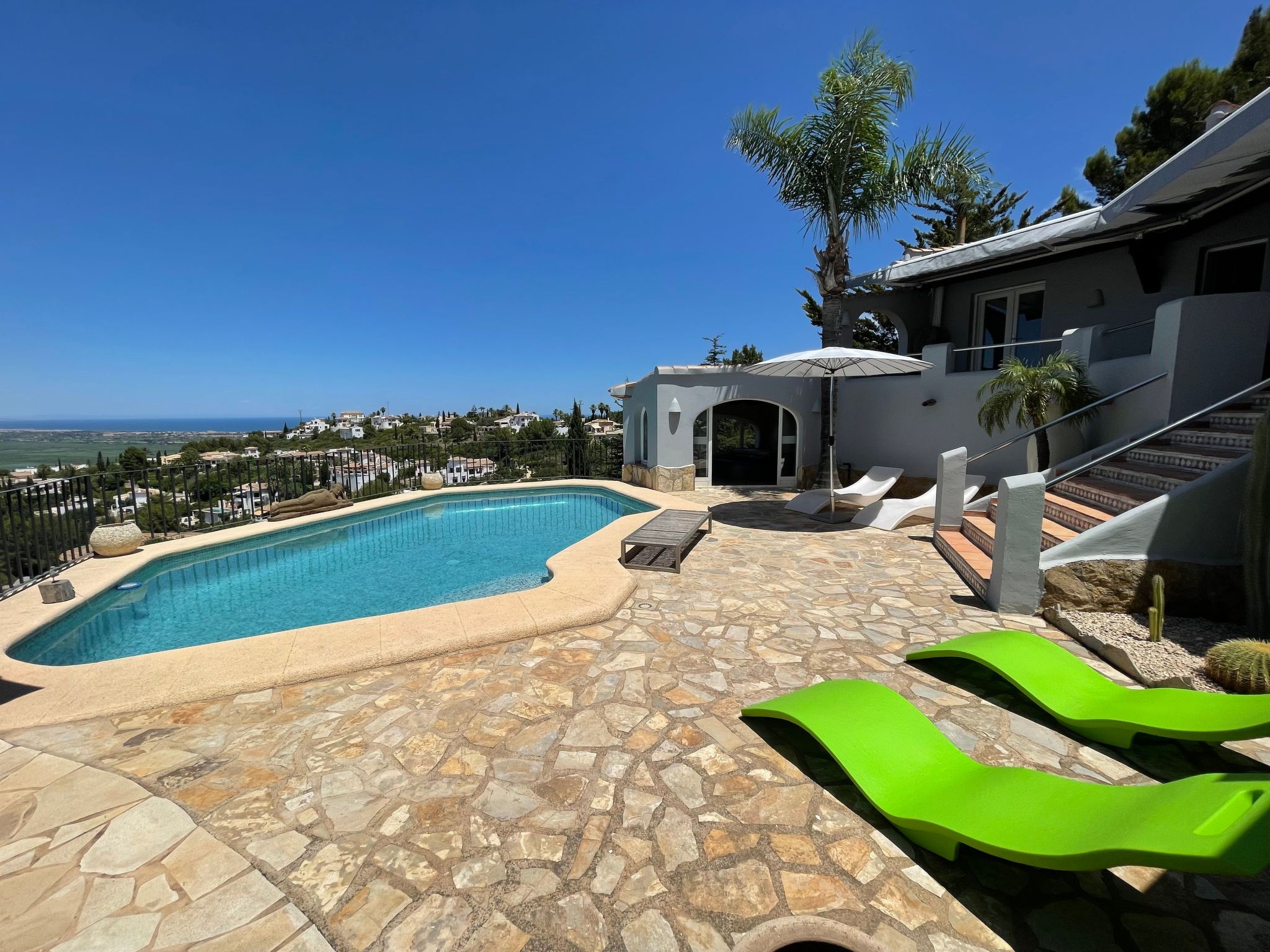 Finca mit Pool und Panoramablick in Monte Pego-Binnen