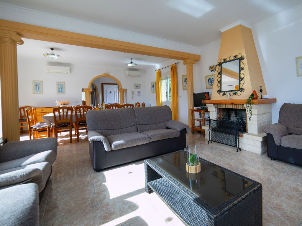 Jeremias — Living Room