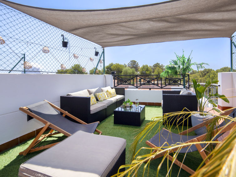 "Calpe Bay 3", appartement 4-kamers 95 m2 op de 4e verdieping. Ruim en licht, comfortabel ingericht: woon-/eetkamer met Digitale TV, internationale TV-zenders, air-conditioning en heteluchtverwarming...